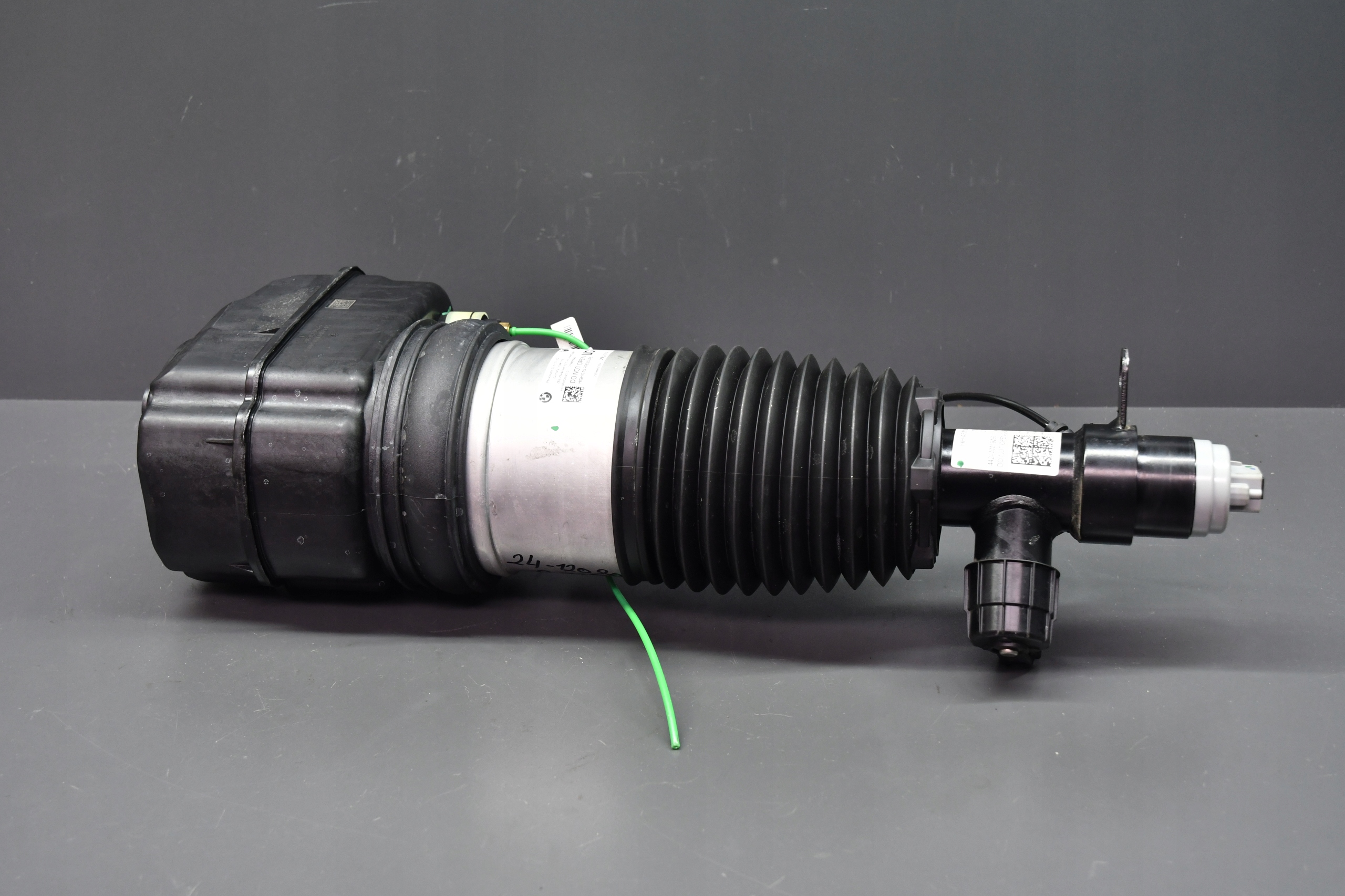 shock absorber left front BMW 7 G70 i7 M70 M760eX 410km