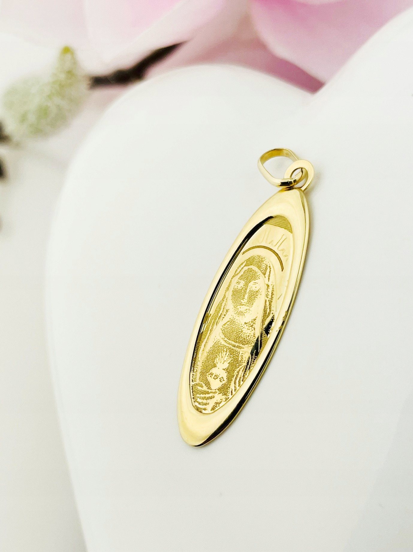 Zlatý Medailonek Přívěsek Matka Boží laserový vzor Křest Svaté Přijímání