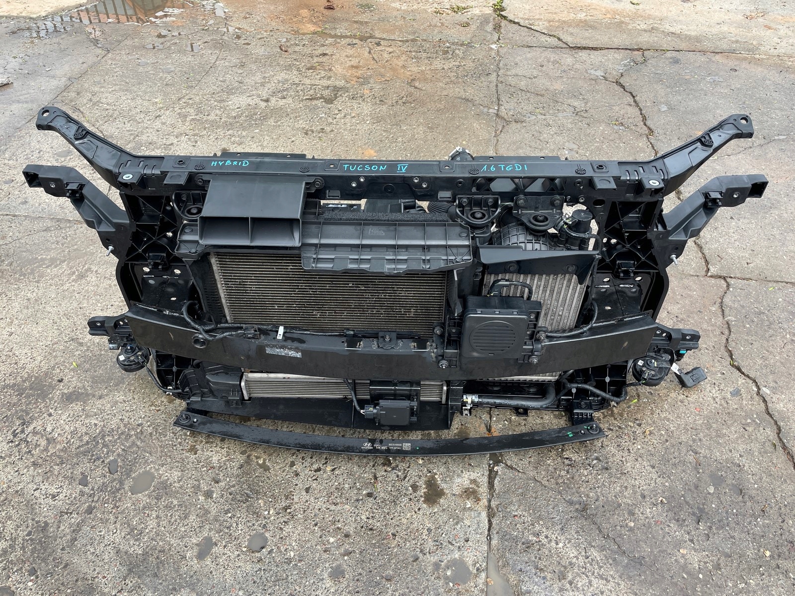 HYUNDAI TUCSON IV 1.6 T-GDI HYBRYDA WZMOCNIENIE PRZEDNIE PAS KOMPLETNY