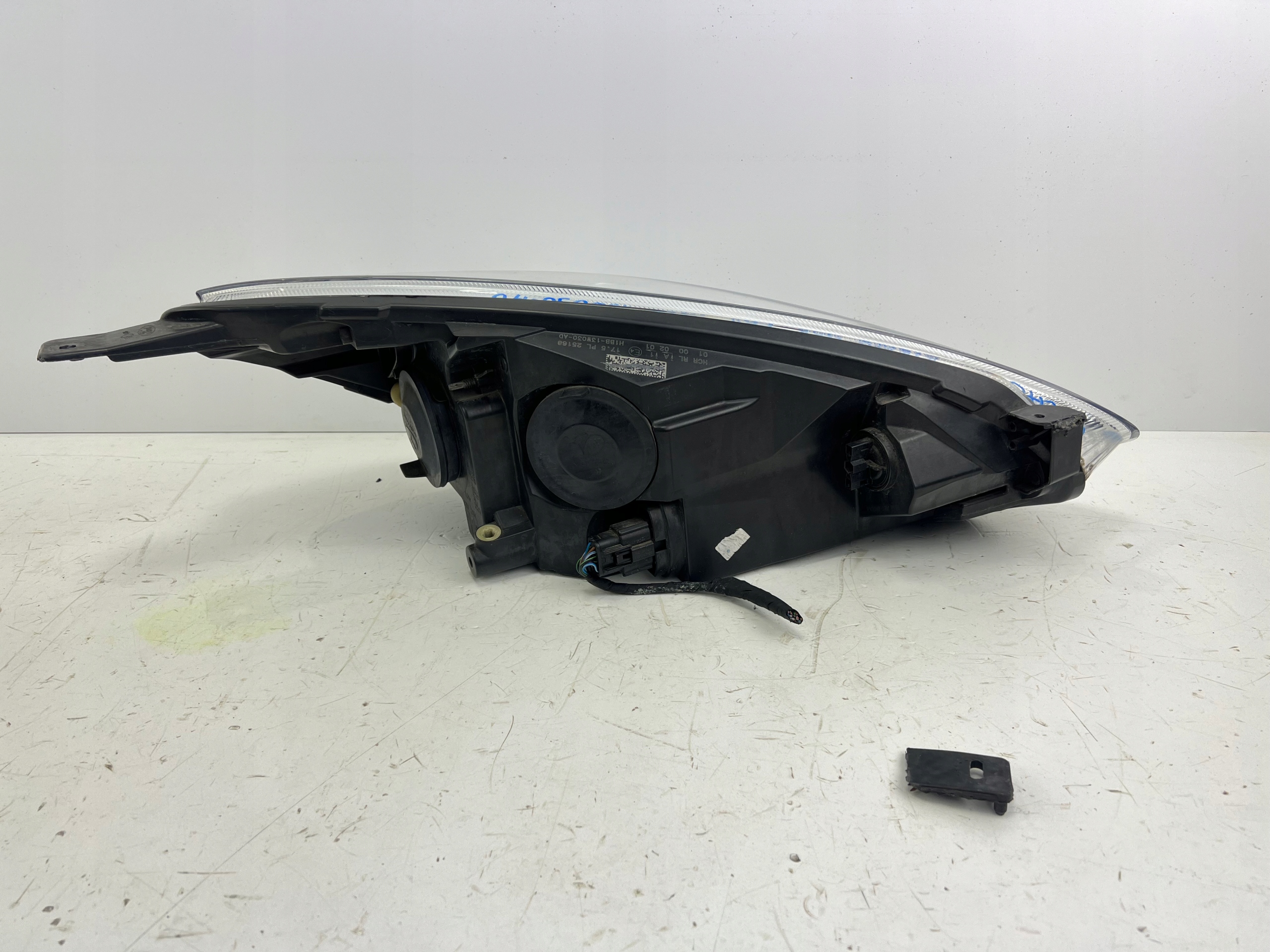 lights front FORD FIESTA MK8 H1BB-13W029-AD H1BB-13W030-AD