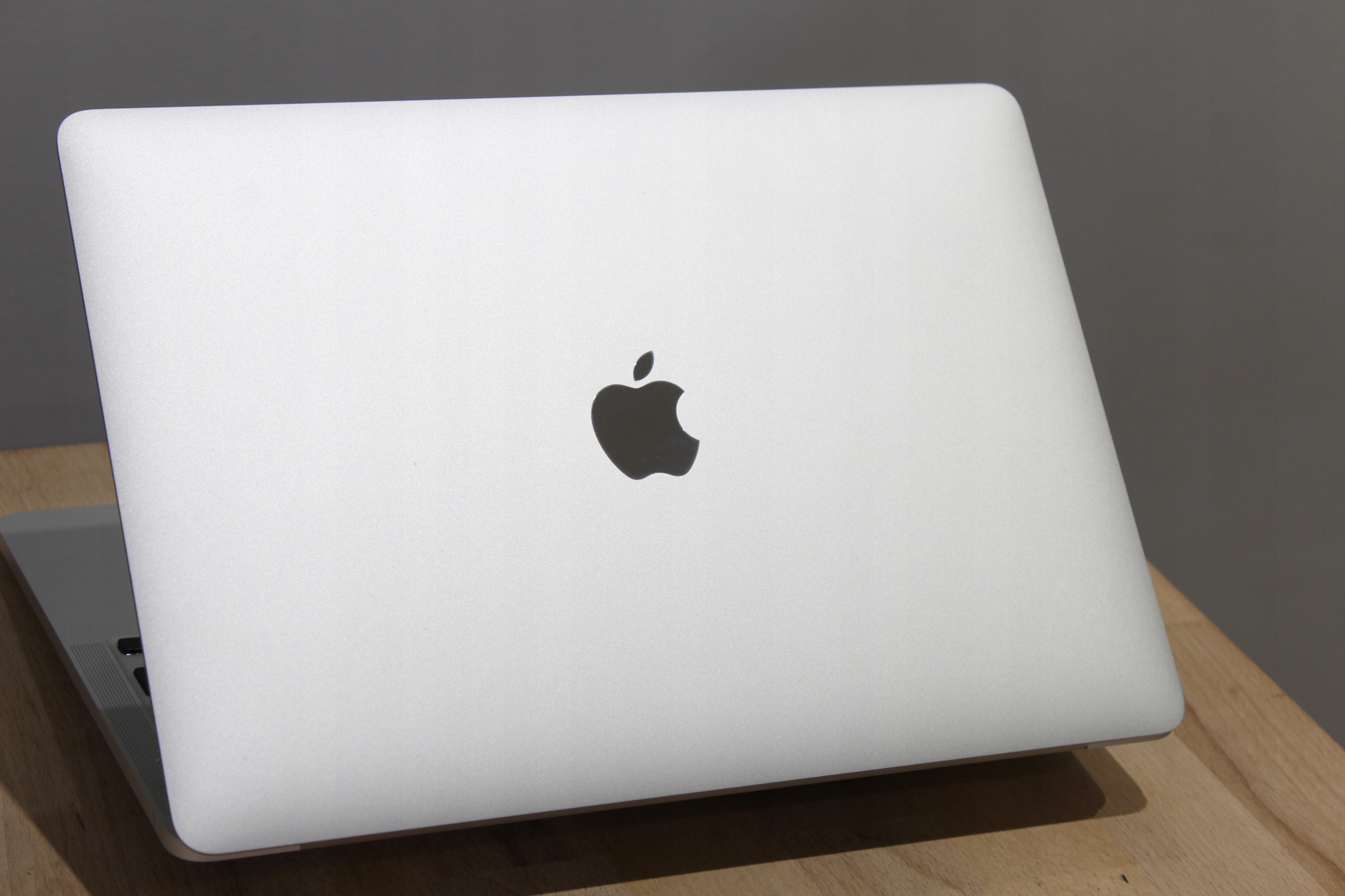Apple MacBook Pro 13 M1 16 GB 256 SSD idealny - Sklep