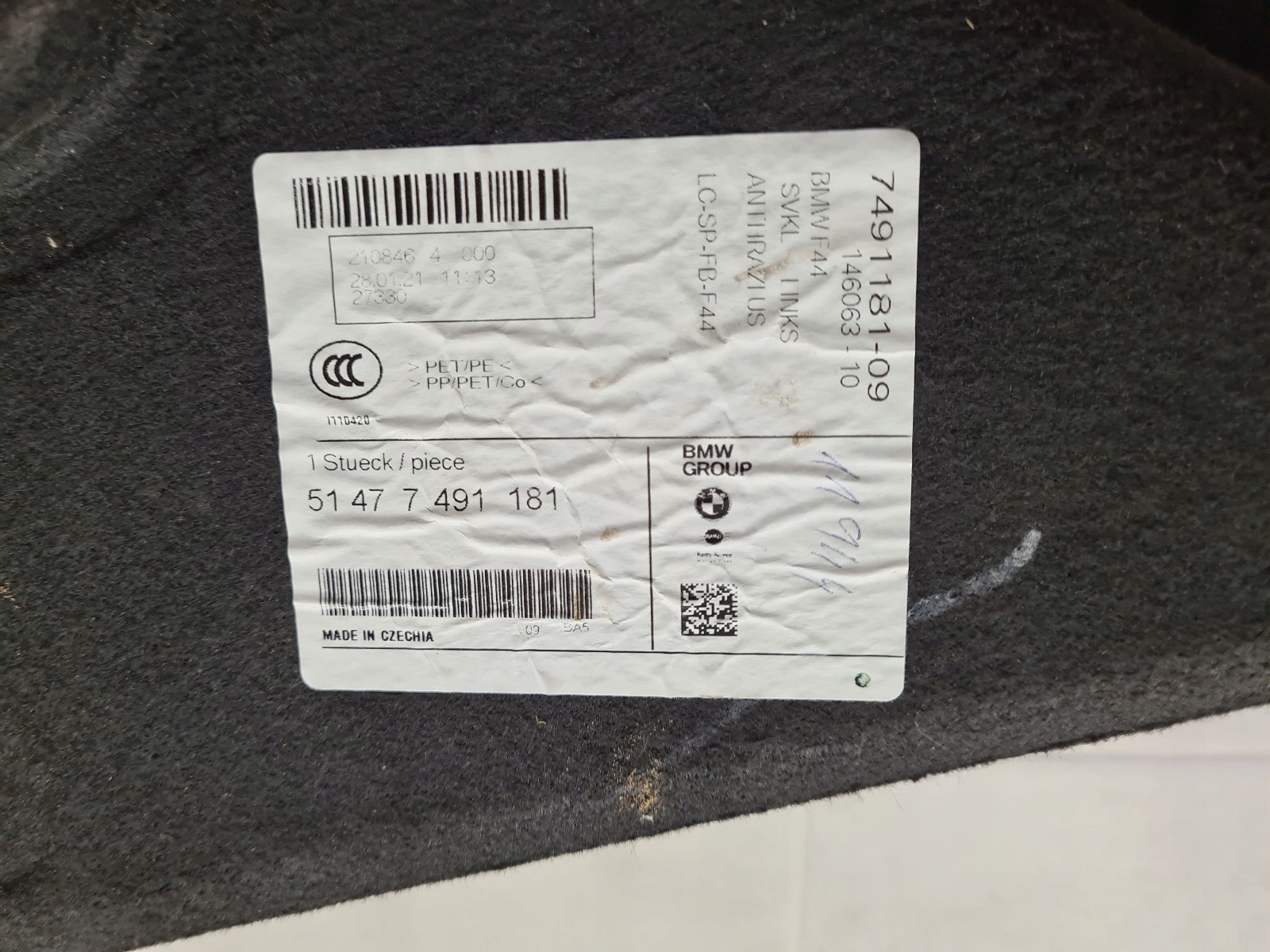 BMW F44 boot upholstery left 7491181