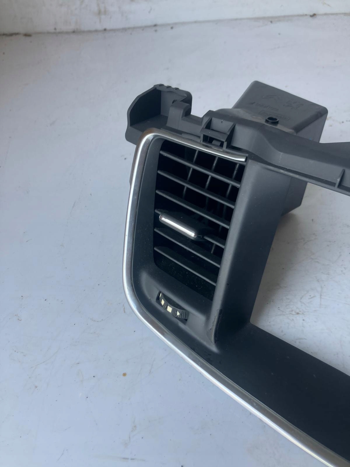 KRATKI air conditioning devices the centre frame navigation devices PEUGEOT 508