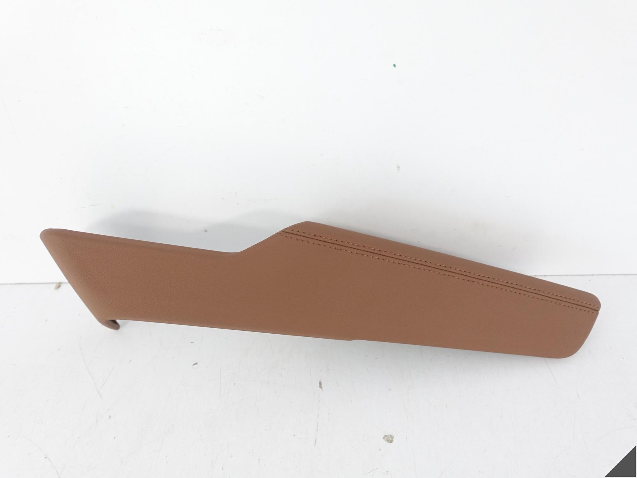 AUDI Q3 83A F3 18-25 armrest bracket door front right leather OKAPI 10A