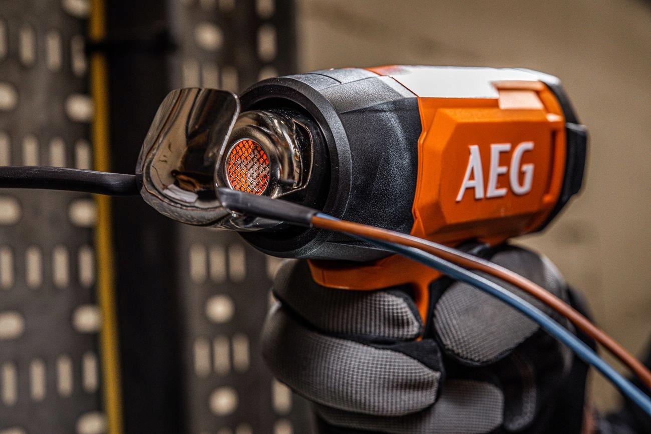 AEG 4935480972 BHG18-0 Opalarka Marka AEG