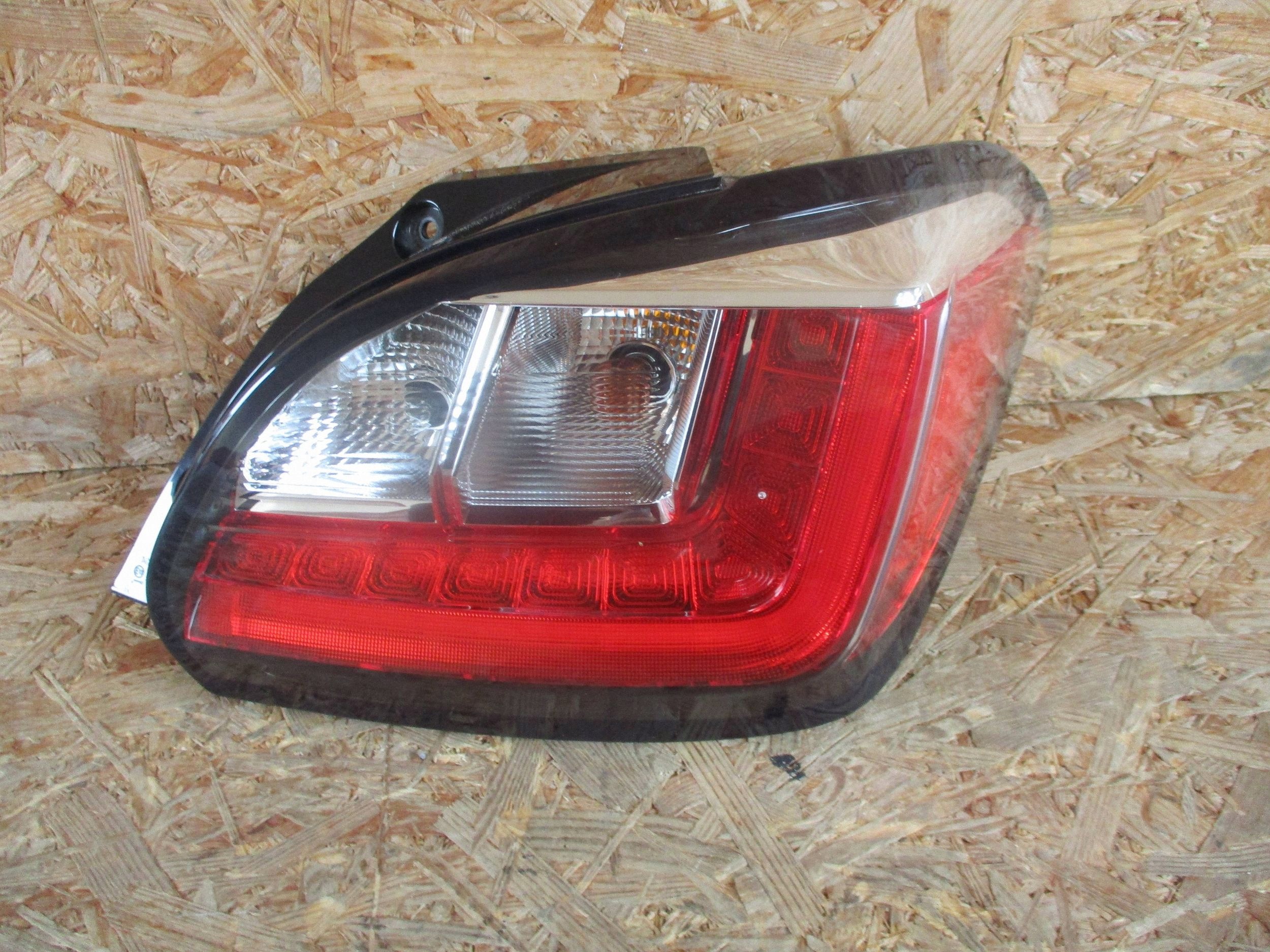 light rear part rear right MITSUBISHI SPACE STAR II LIFT