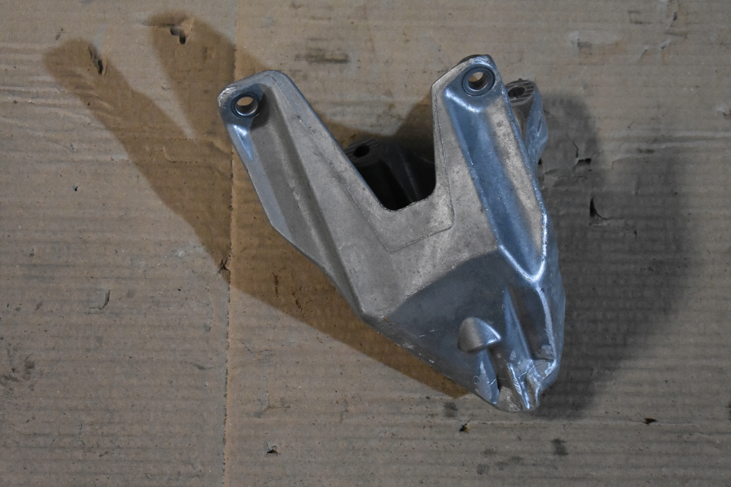 IDEALNA holder engine mount AUDI E-TRON 1 9