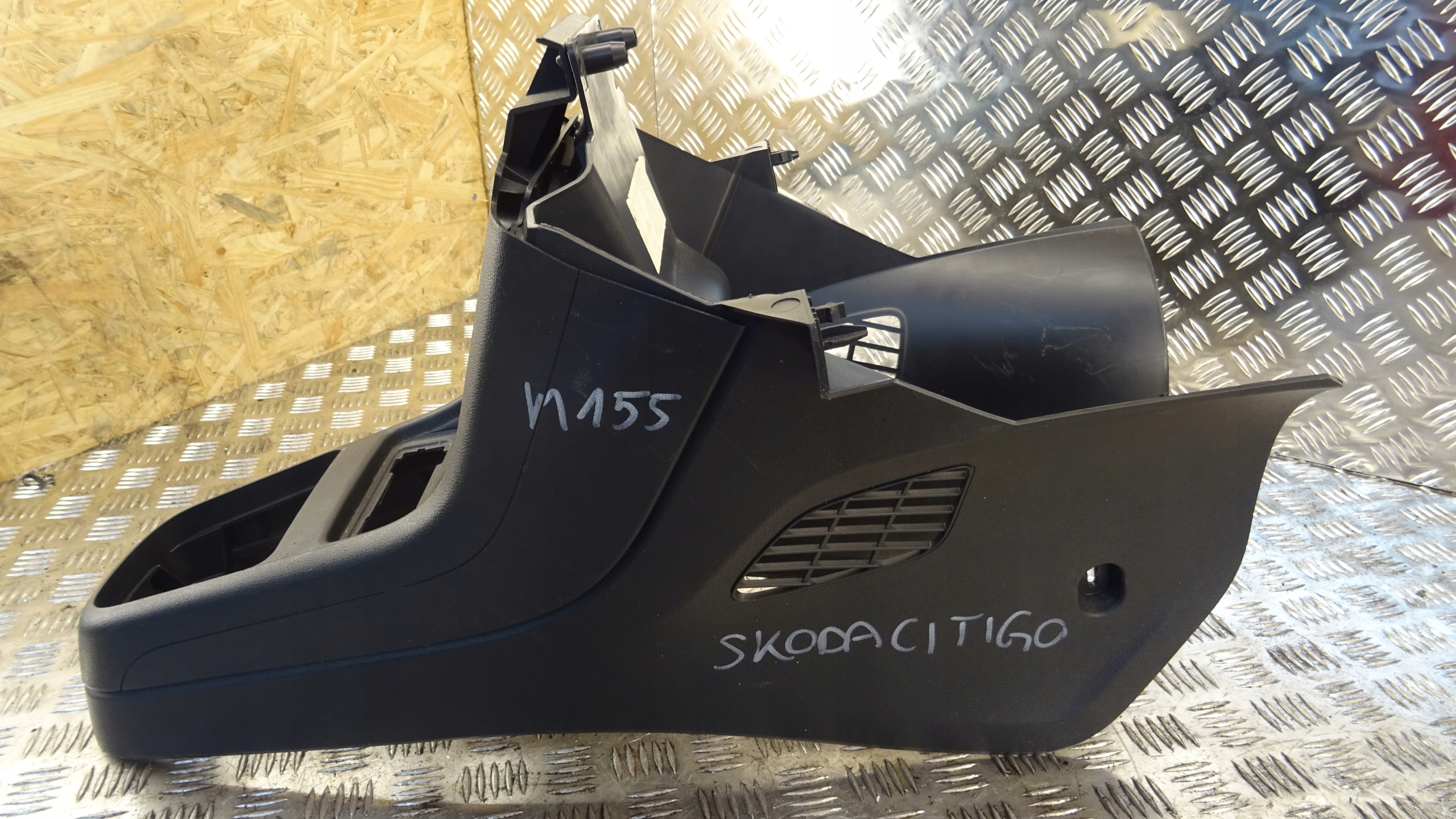 TUNEL central VW UP MII CITIGO 1S0863241A nr M155