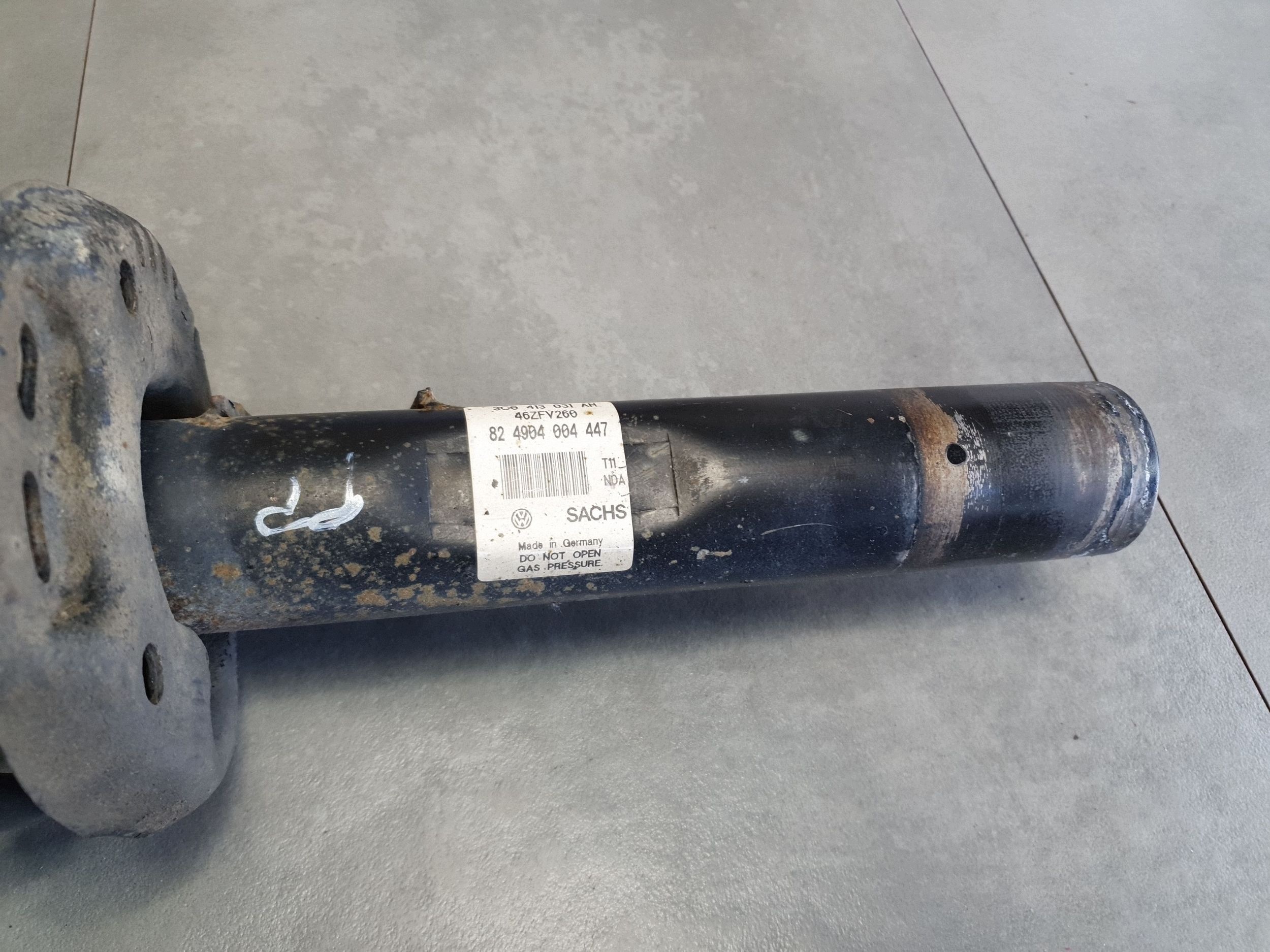 Volkswagen PASSAT CC shock absorber front 3C0413031AH