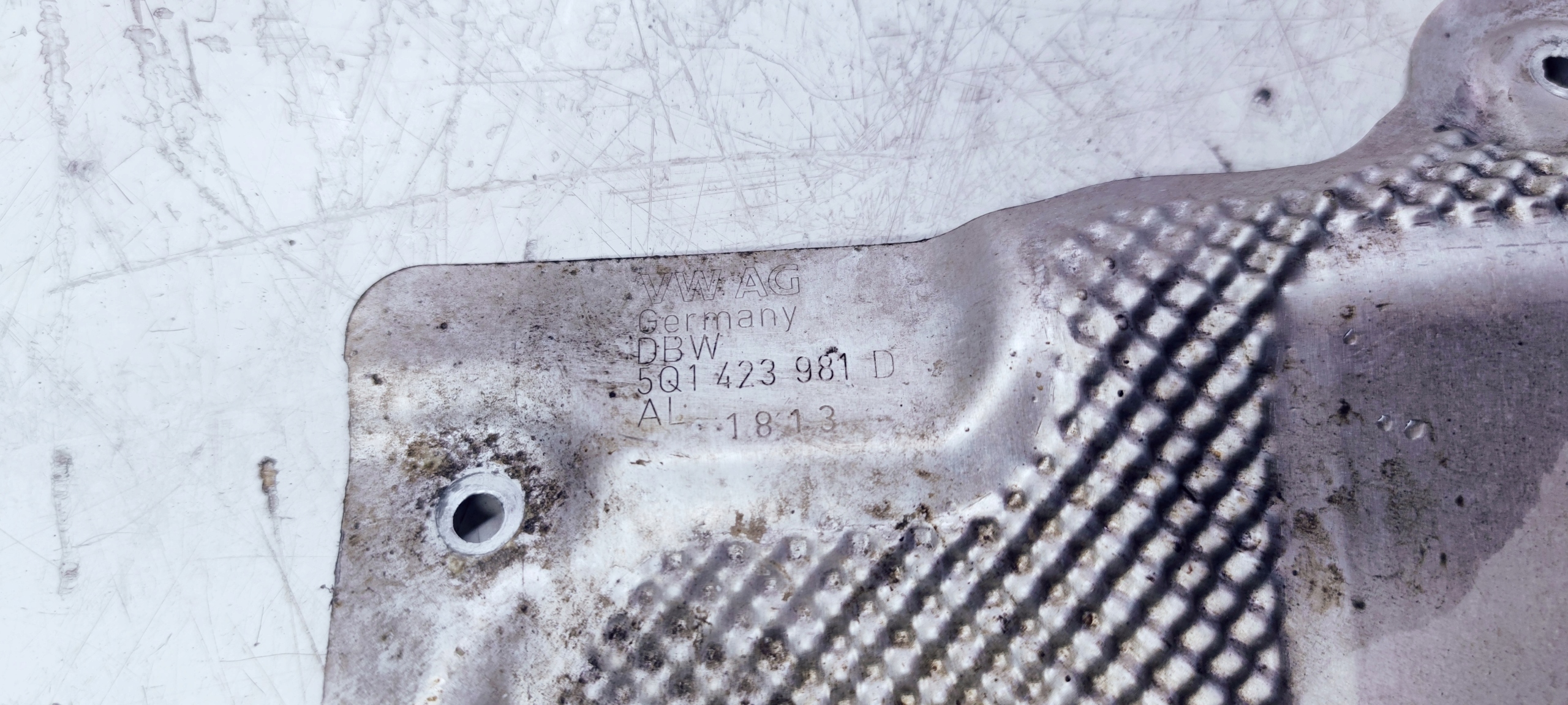 BLENDE ABDECKUNG TERMICZNA AUDI A3 8V 1.8 TFSI 5Q1423981D
