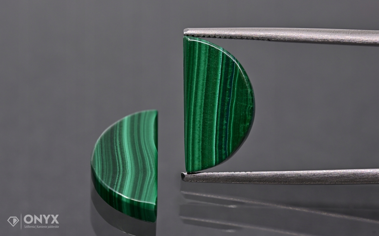 Malachit mělký Para půlkruh 15,5x7,5 mm