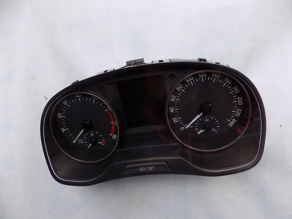спидометр SKODA oe 6V0920740