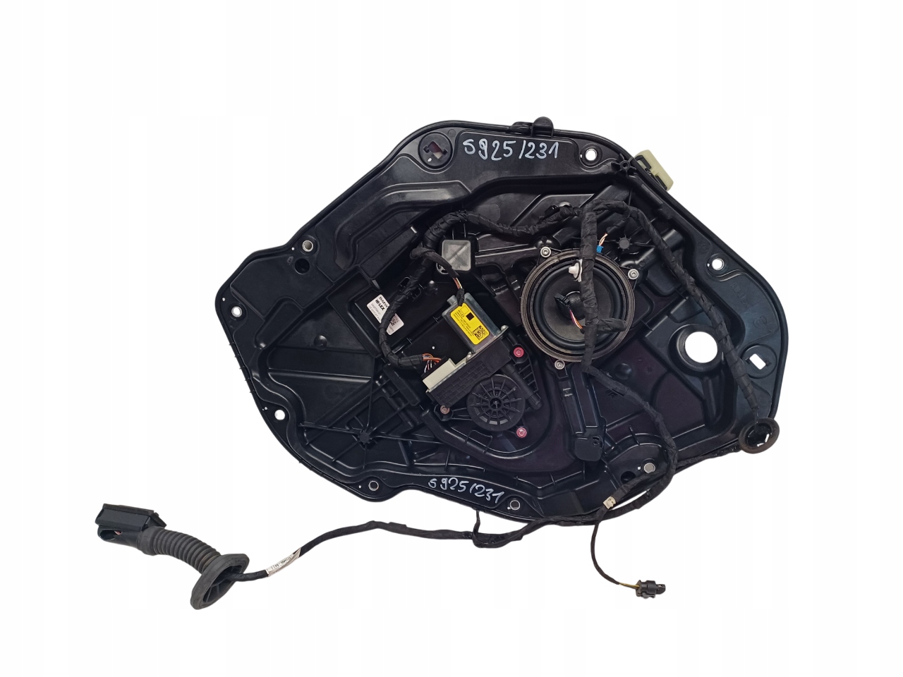 BMW 1 I F40 19- MECHANIZM SZYBY PRAWY TYŁ CB5A008P