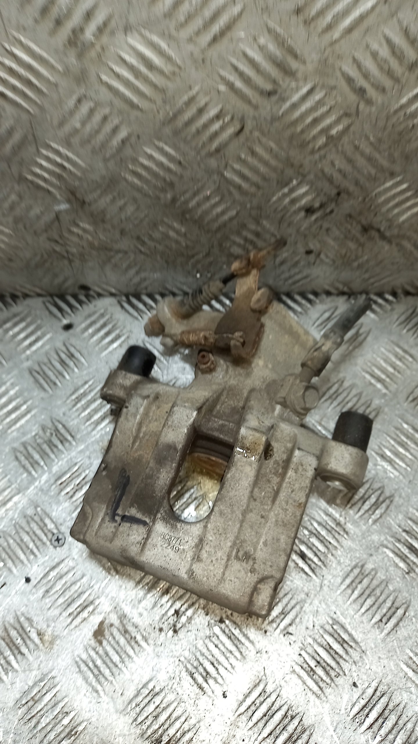 caliper brake left rear part rear VOLKSWAGEN PASSAT B6