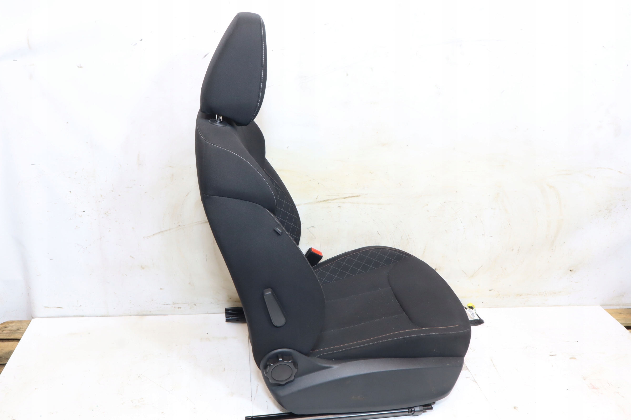 кресло передний левый SKODA SUPERB II