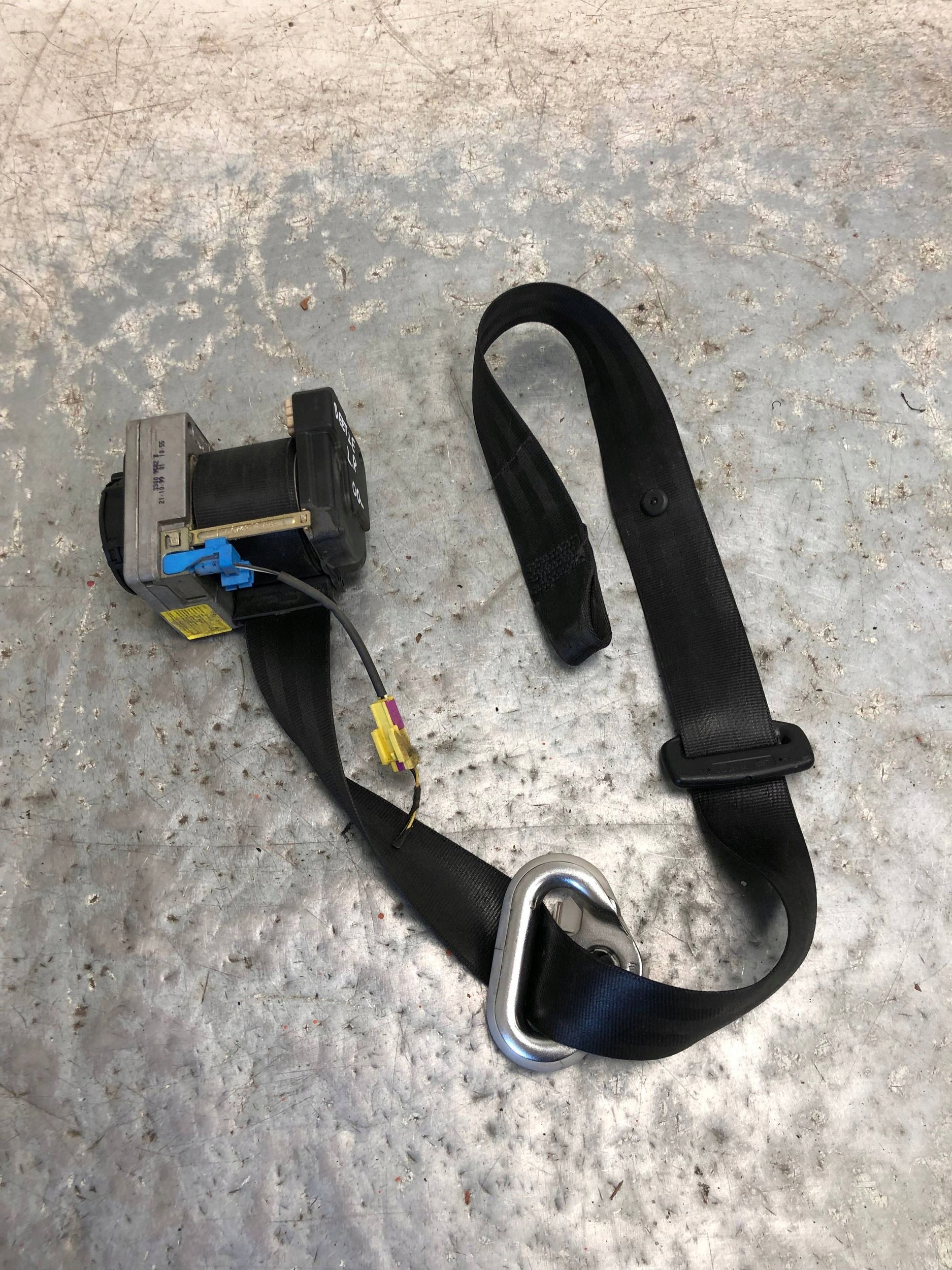 tension belt safety left front VW NEW BEETLE 1C1857705G