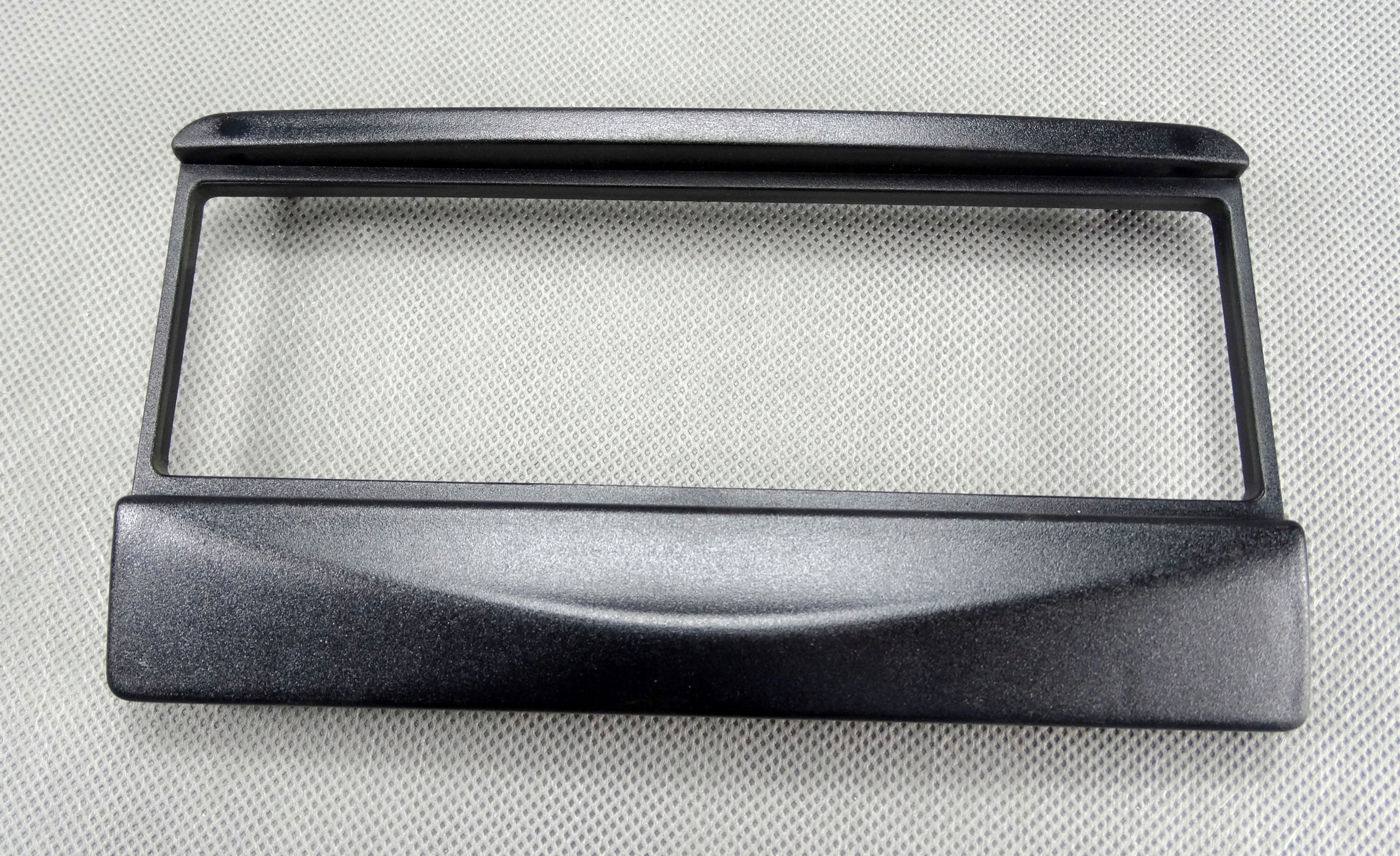 RAMKA RADIA FORD FIESTA MONDEO TRANSIT FOCUS PUMA Model BP1023