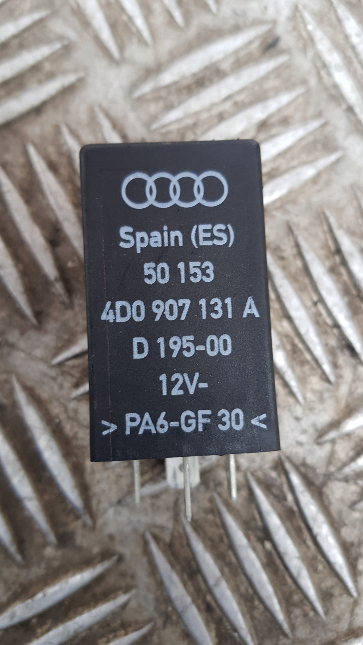 AUDI A8 D2 relay lighting 4D0907131A 624