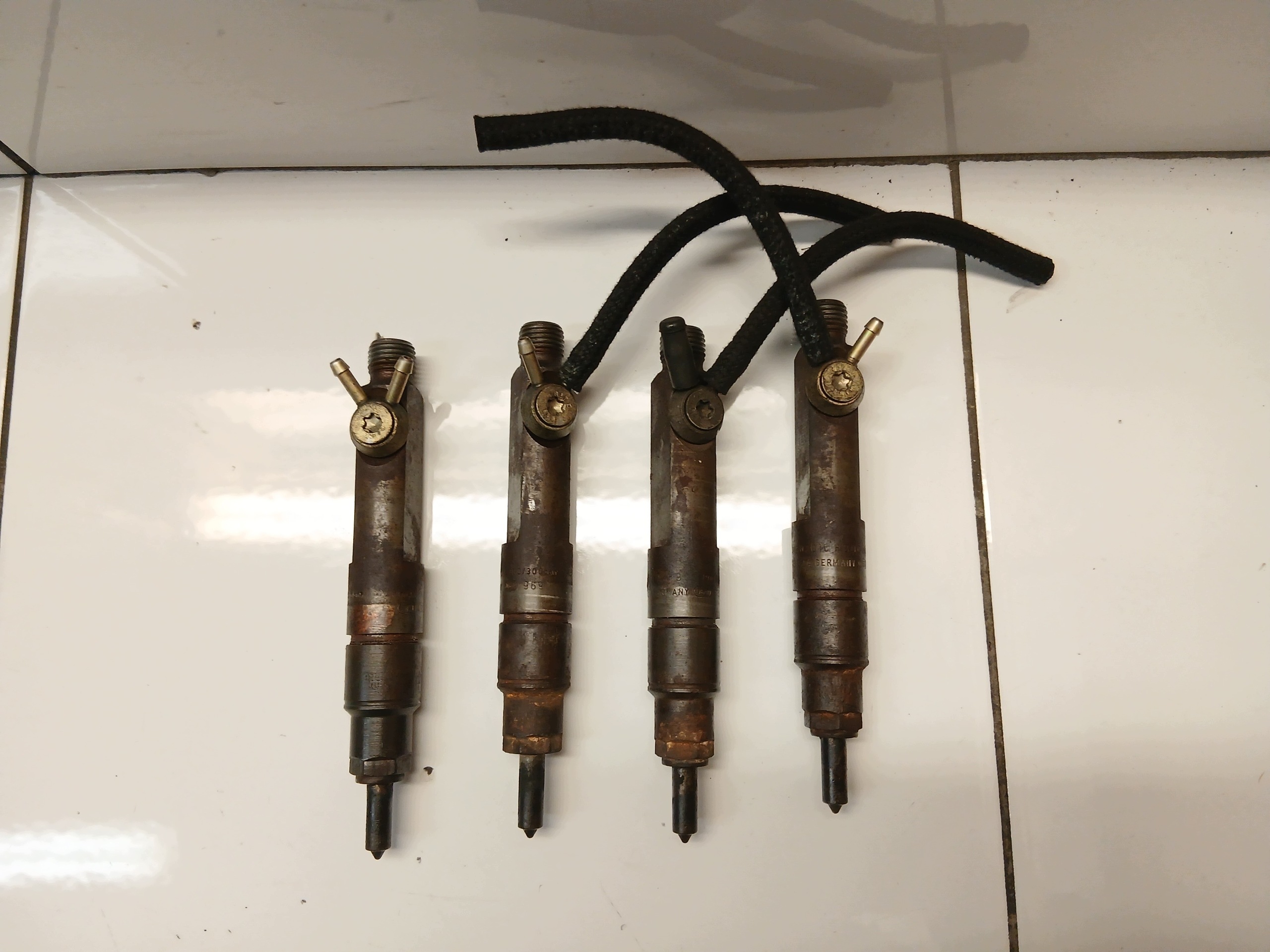 VW VOLKSWAGEN LT 2.5 SDI TDI Einspritzdüse Einspritzdüse 074130201C 0432193824