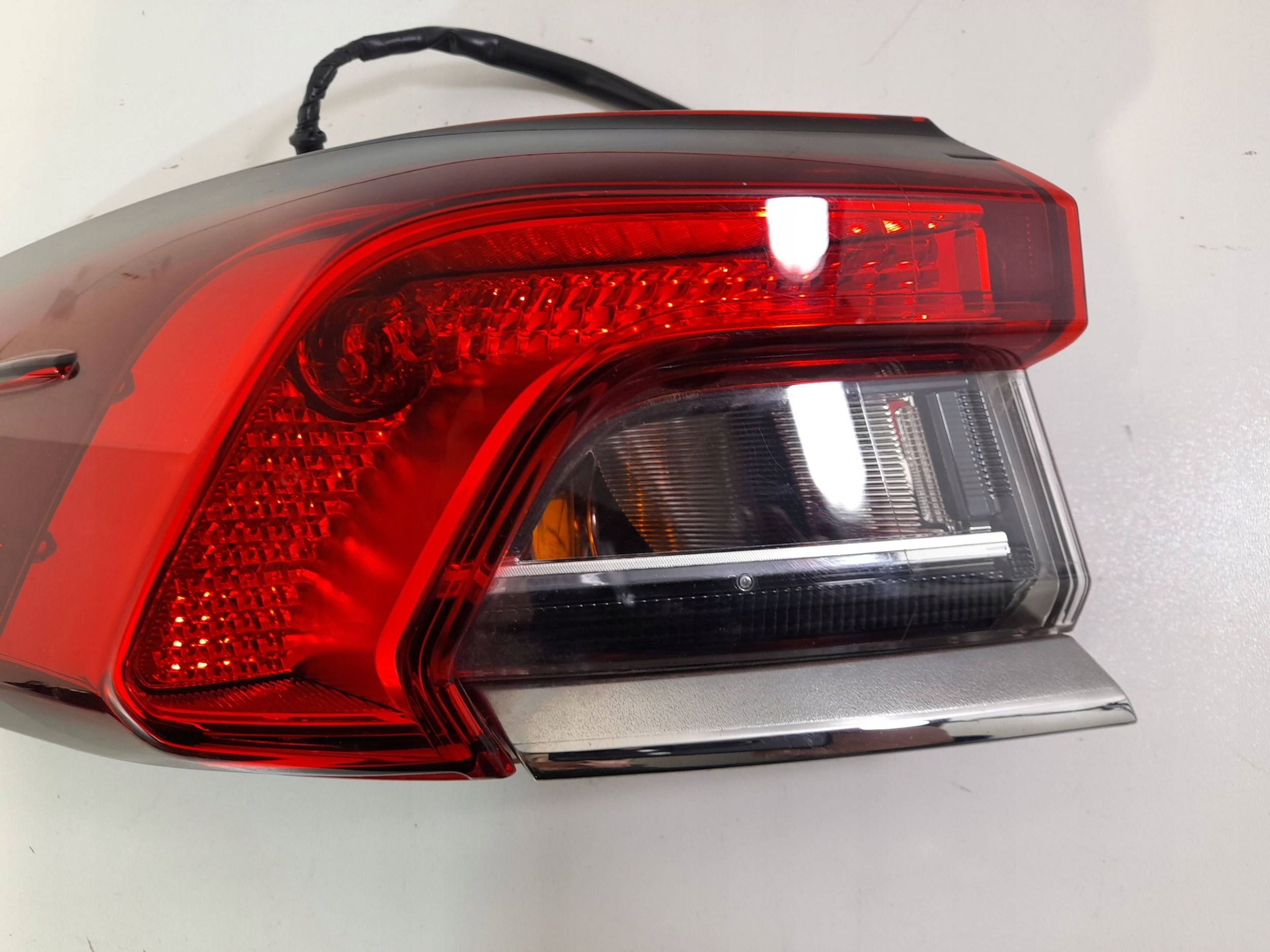 Toyota Corolla E21 sedan light rear left 8156002D1100 (R578)