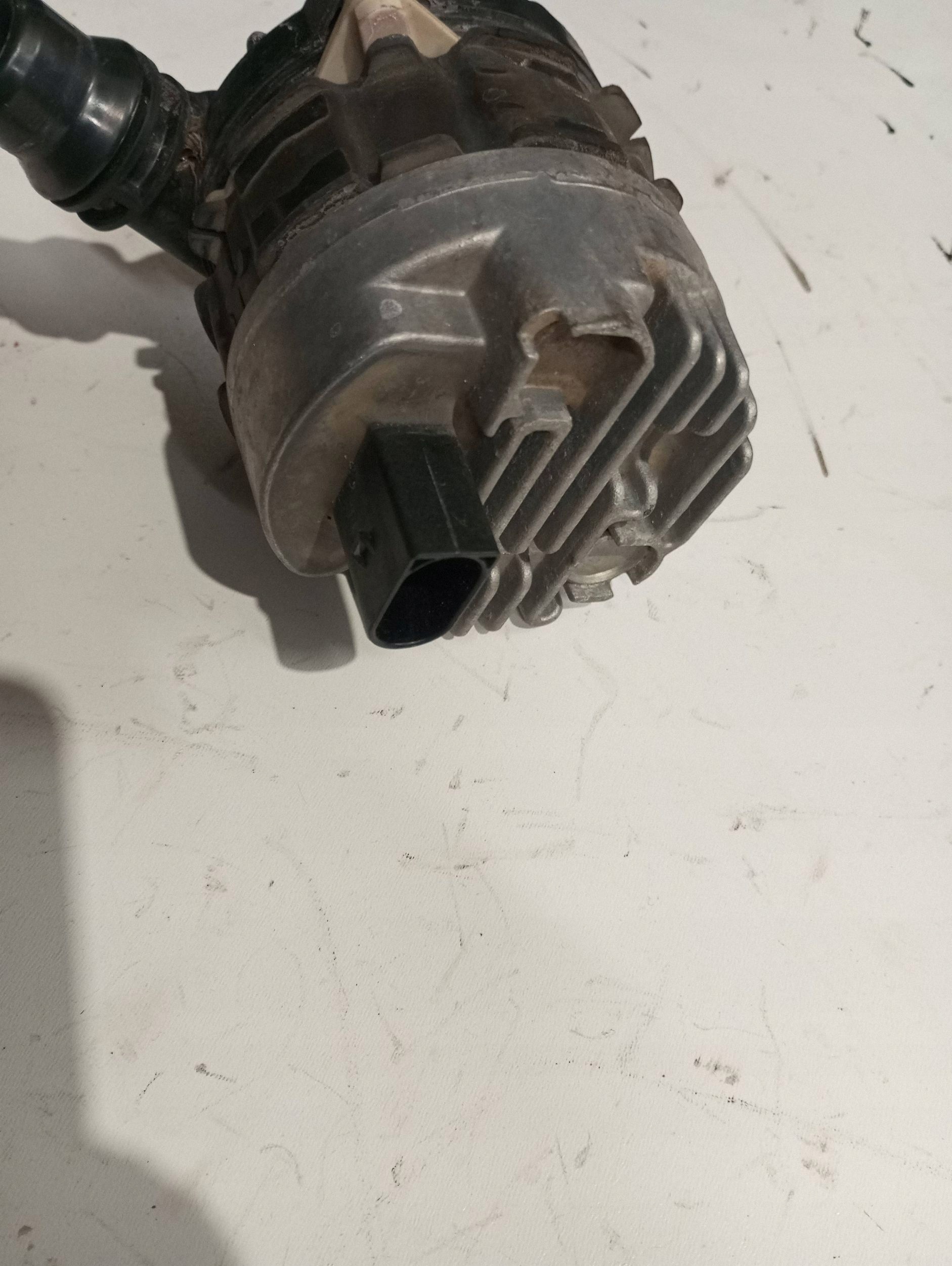 supplementary water pump MERCEDES A0005002300