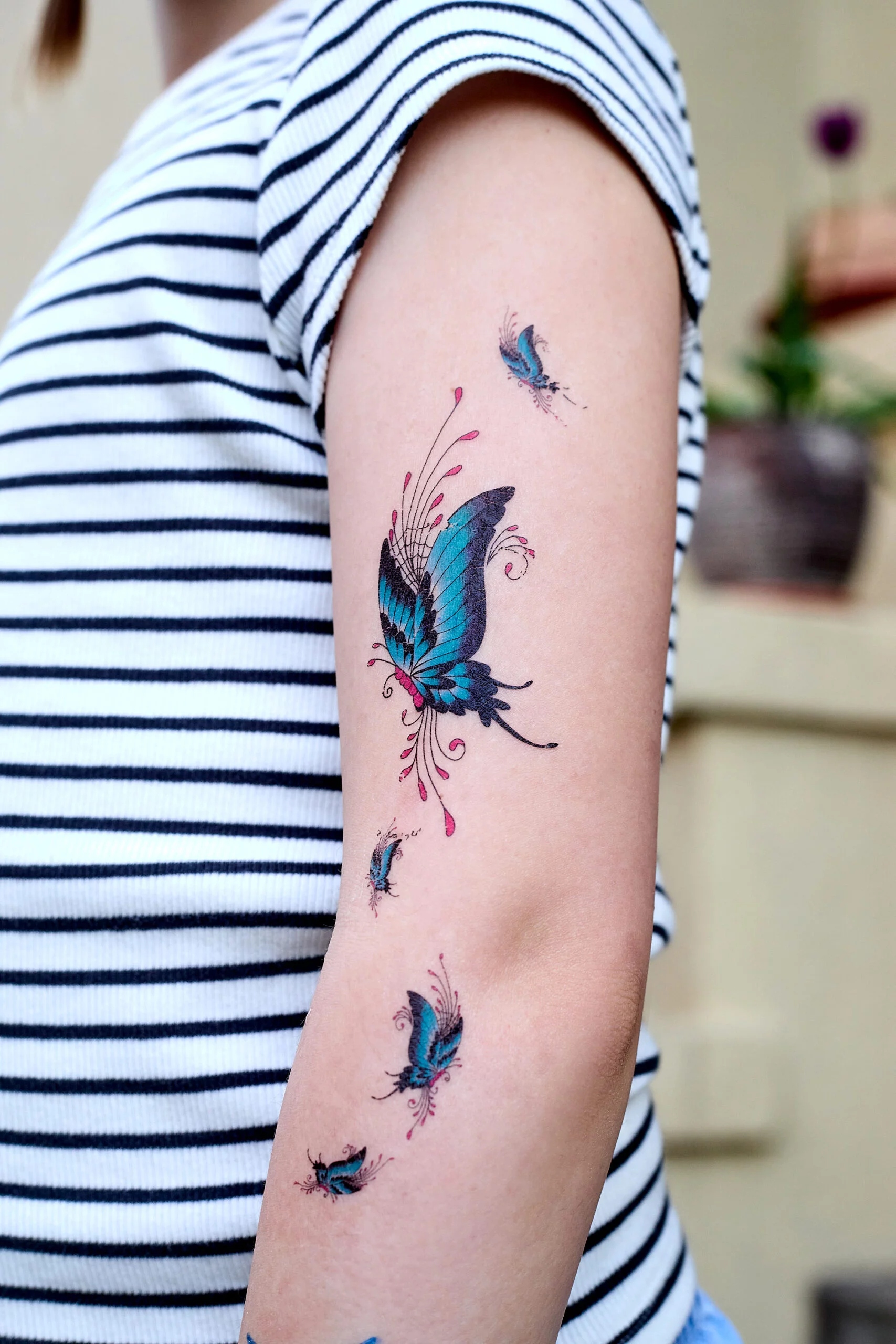 Zestaw kreatywny 150 tatuaży szablony 4 pisaki żelowe Tatuaże dla dzieci Płeć dziewczynki