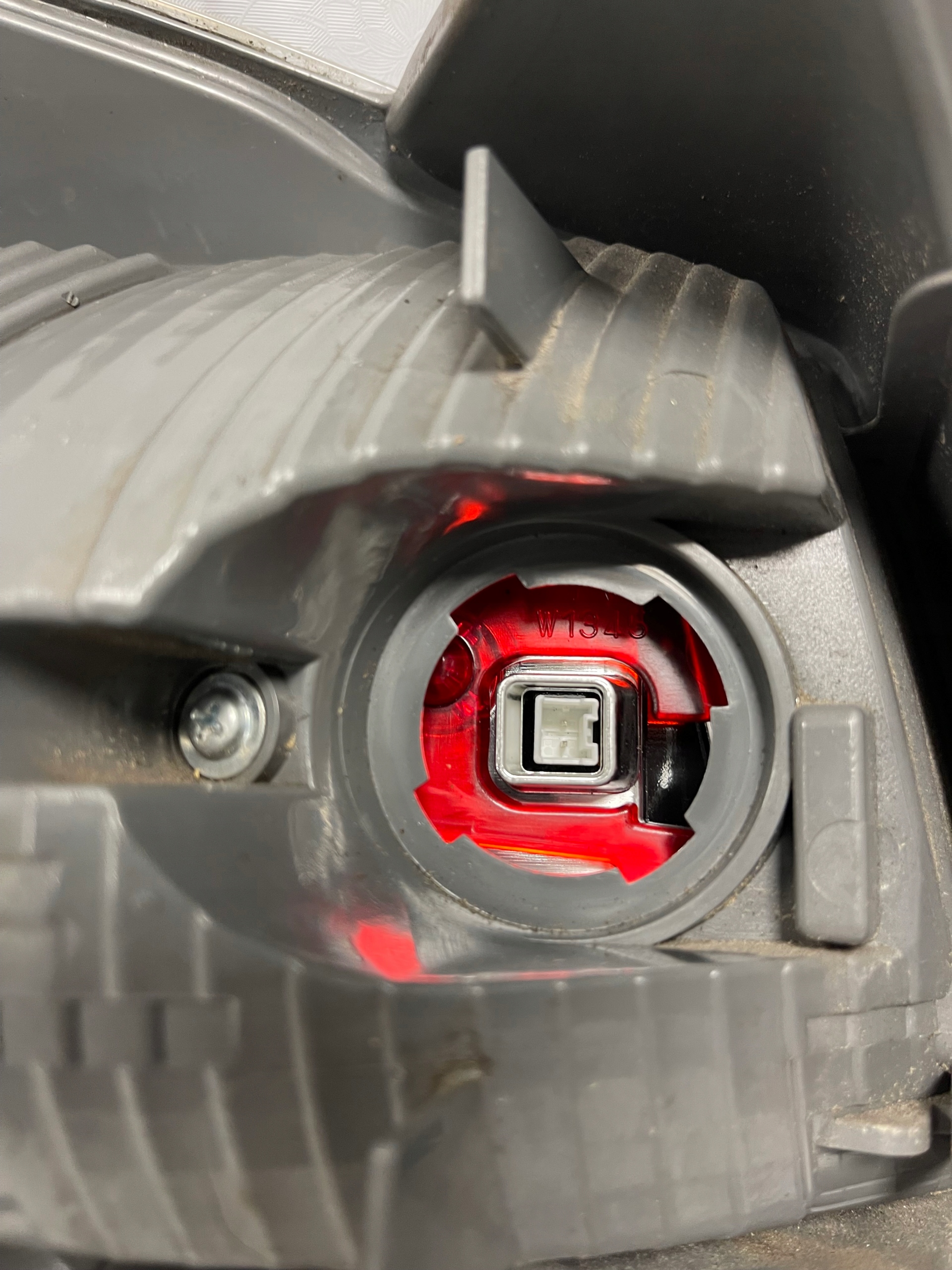 фонарь правый subaru XV РЕСТАЙЛИНГ 16r led OK.