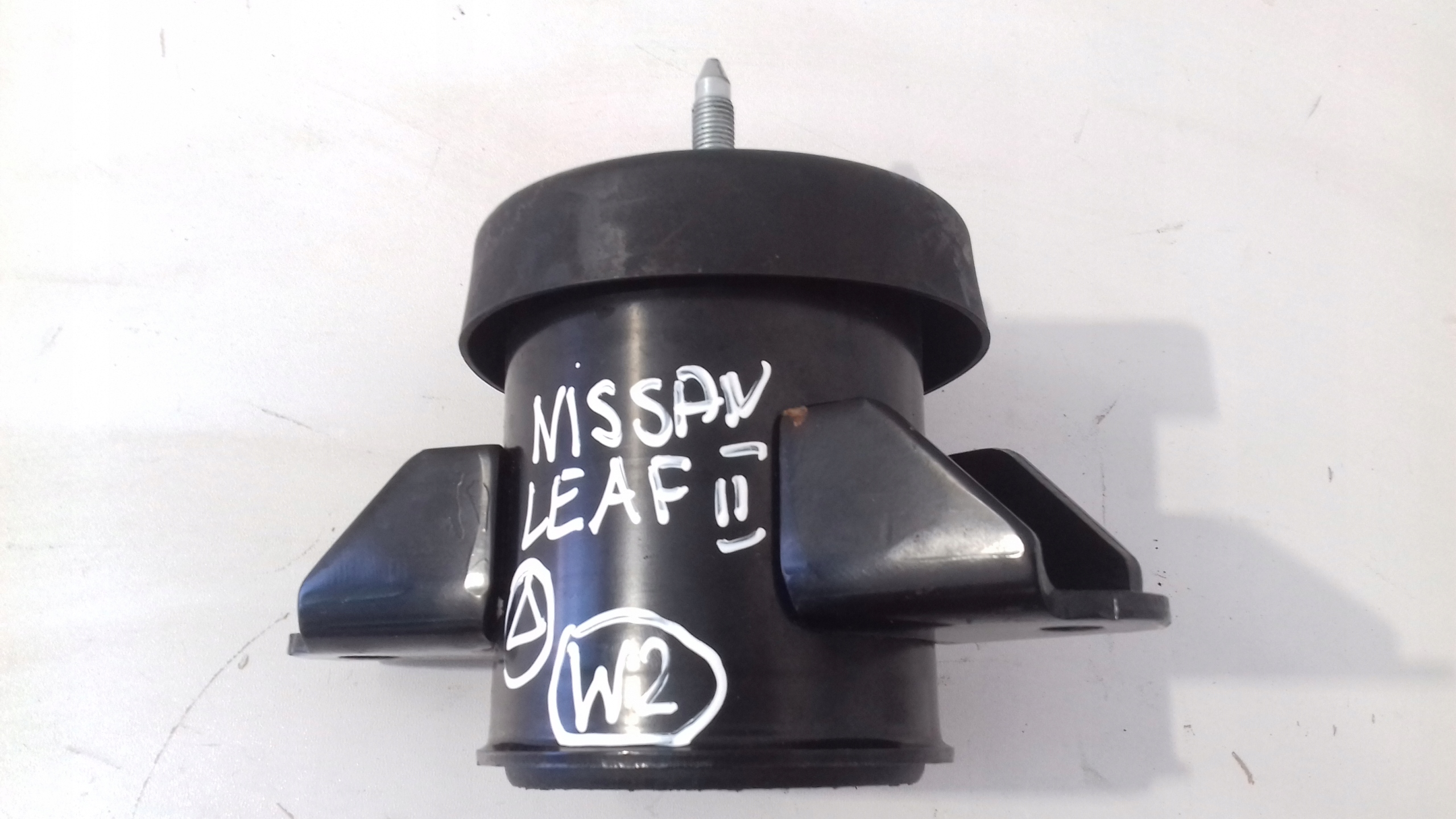 NISSAN LEAF II ПОДУШКА ДВИГУНА ЛАПА