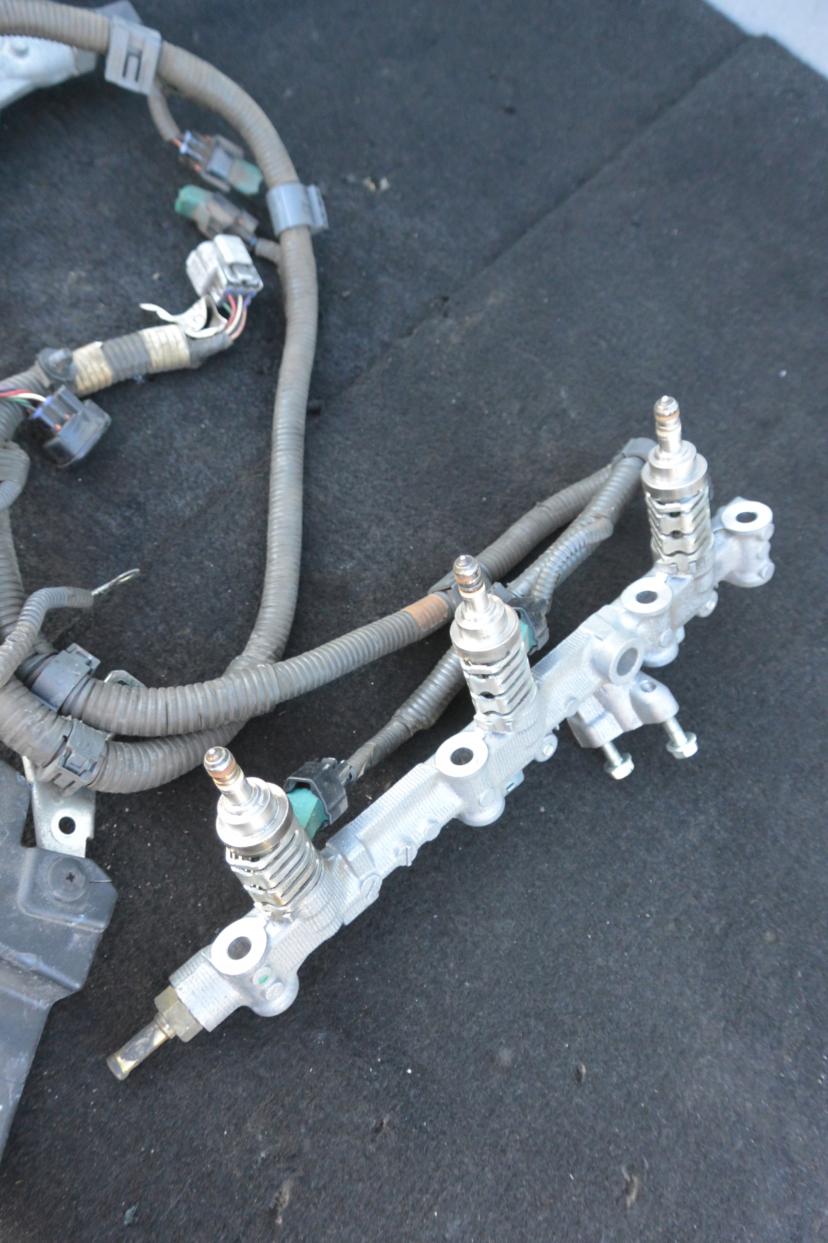 injection ramp injector bundle nozzle LEXUS IS250 2.5 V6 KOMPLET