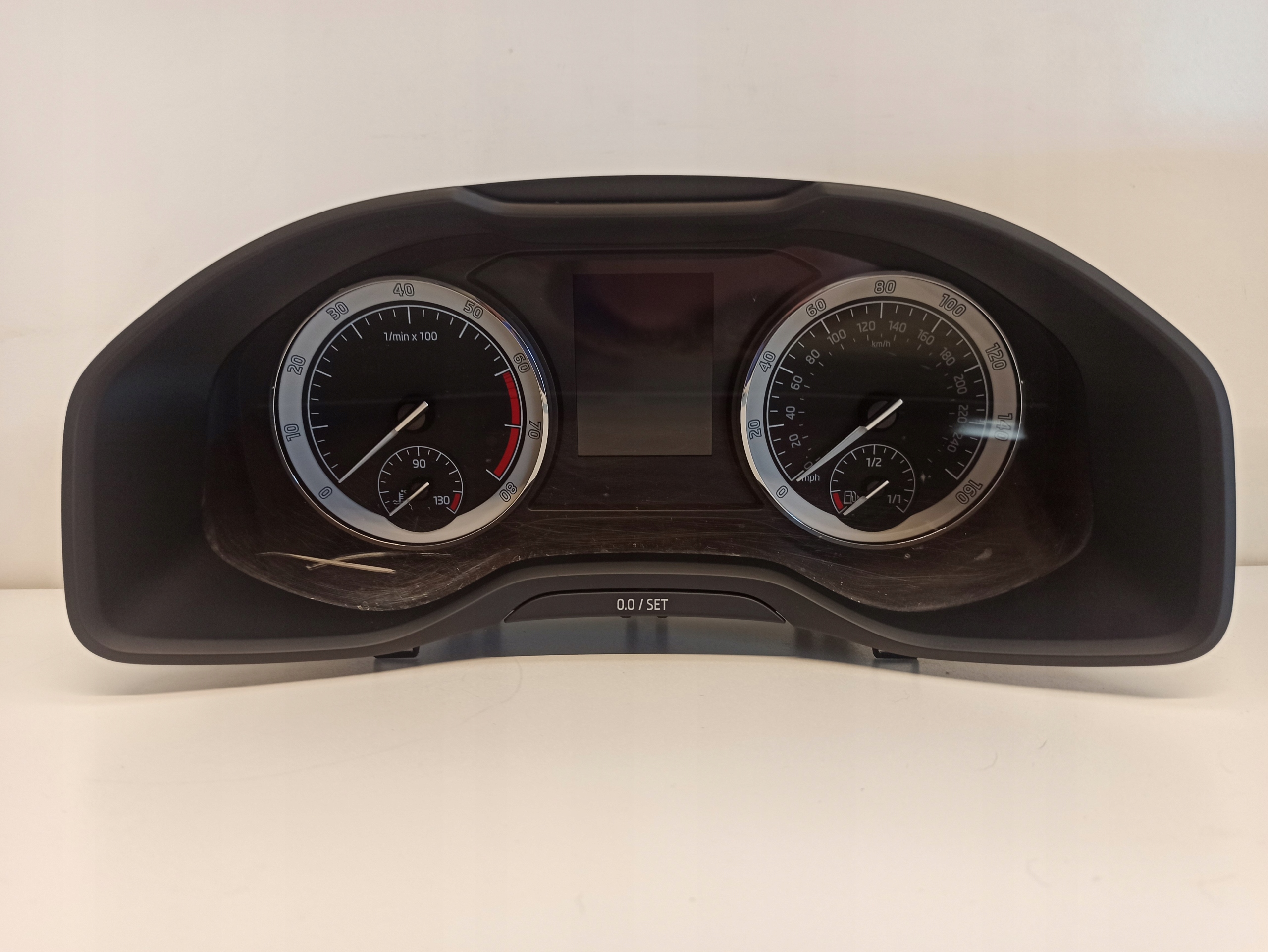 СЧЕТЧИК ЧАСОВ SKODA KODIAQ 565920950D MPH / KMH