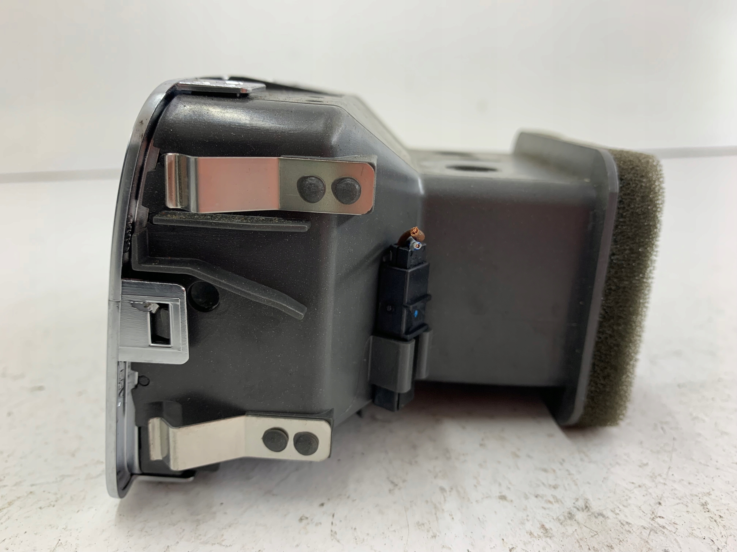 AUDI A6 C6 grid air conditioning devices rear part 4F0819203B