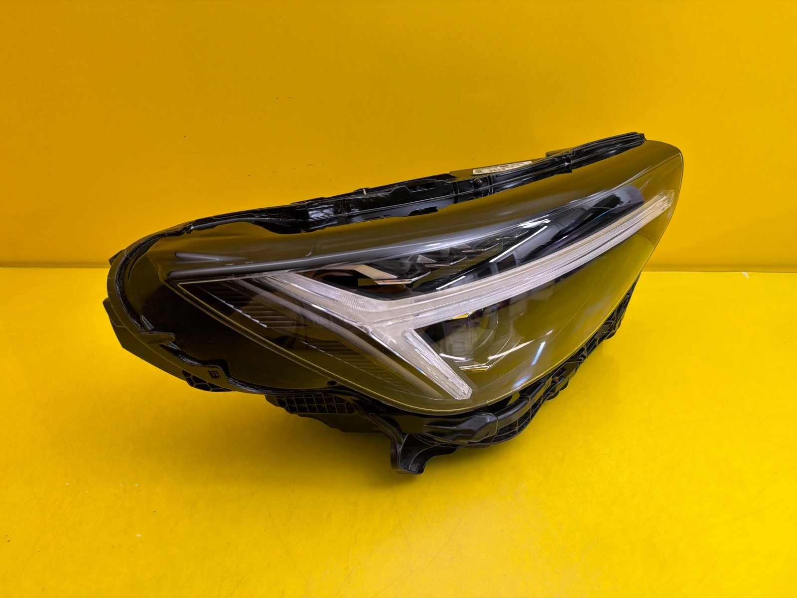 light right front Volvo XC40 Lift Full Led 32133832 Option LED