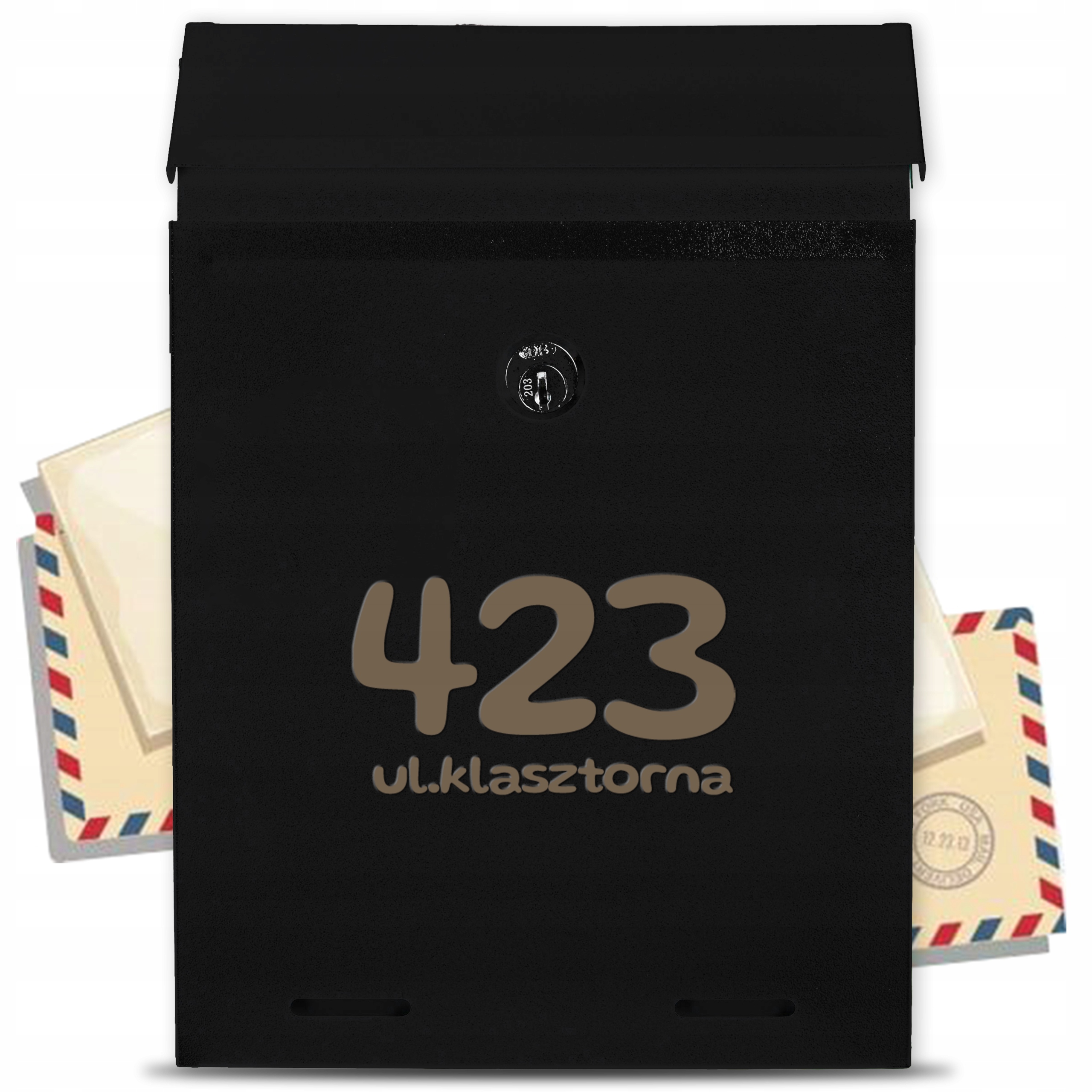 Černá poštovní schránka s adresní trubkou a nádherným gravírovaným vzorem