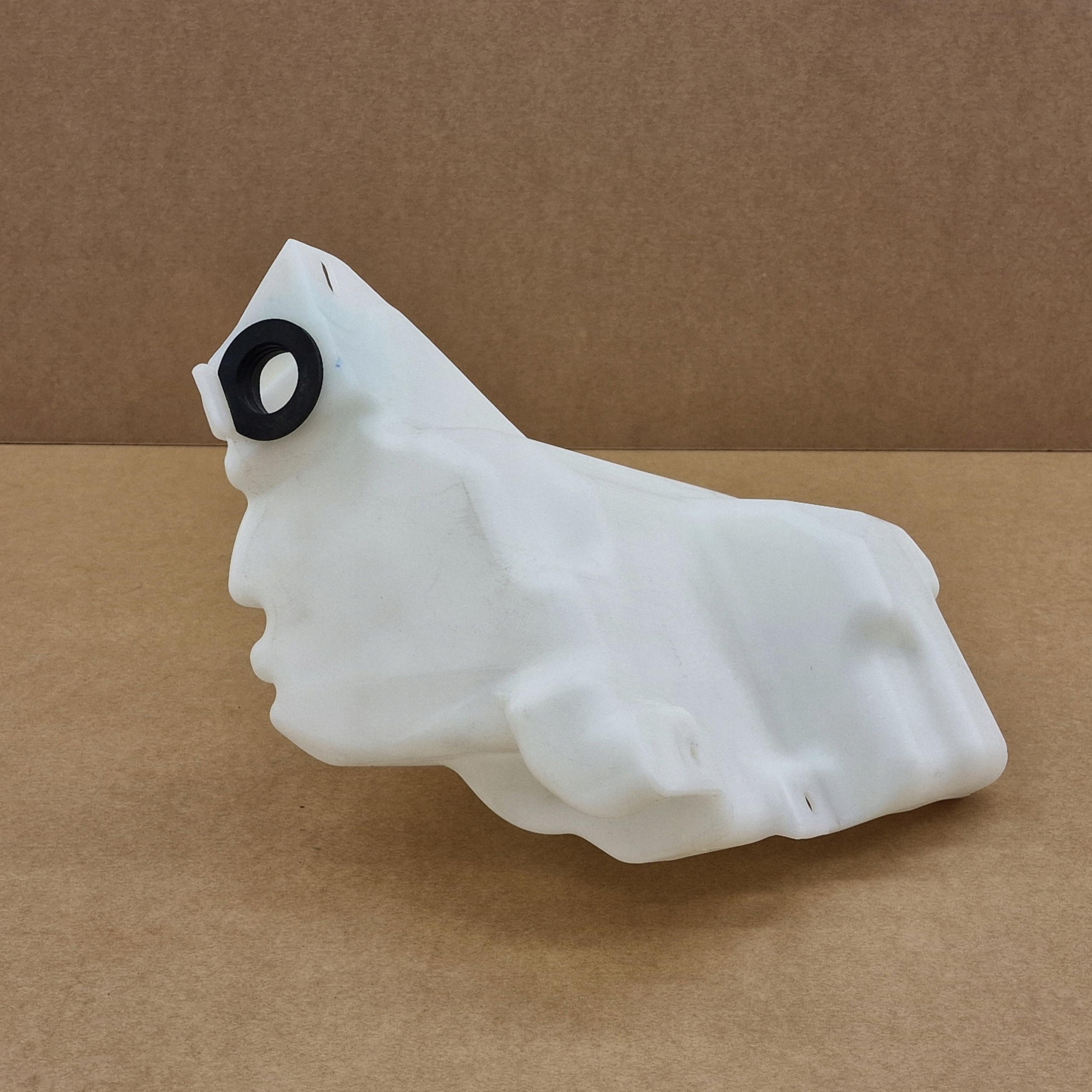tank washer fluid tank LYNK&CO 01