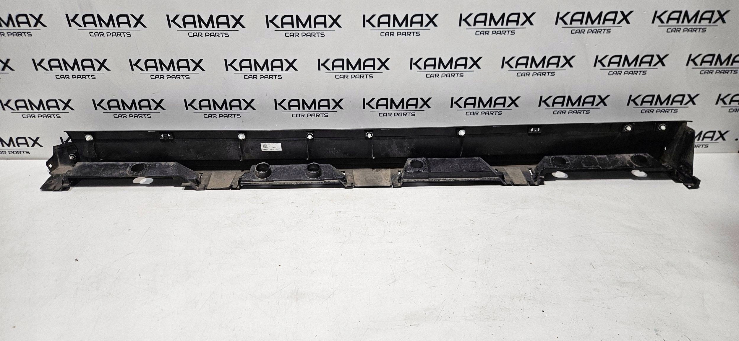 moulding threshold right side Lexus LBX 7585052110