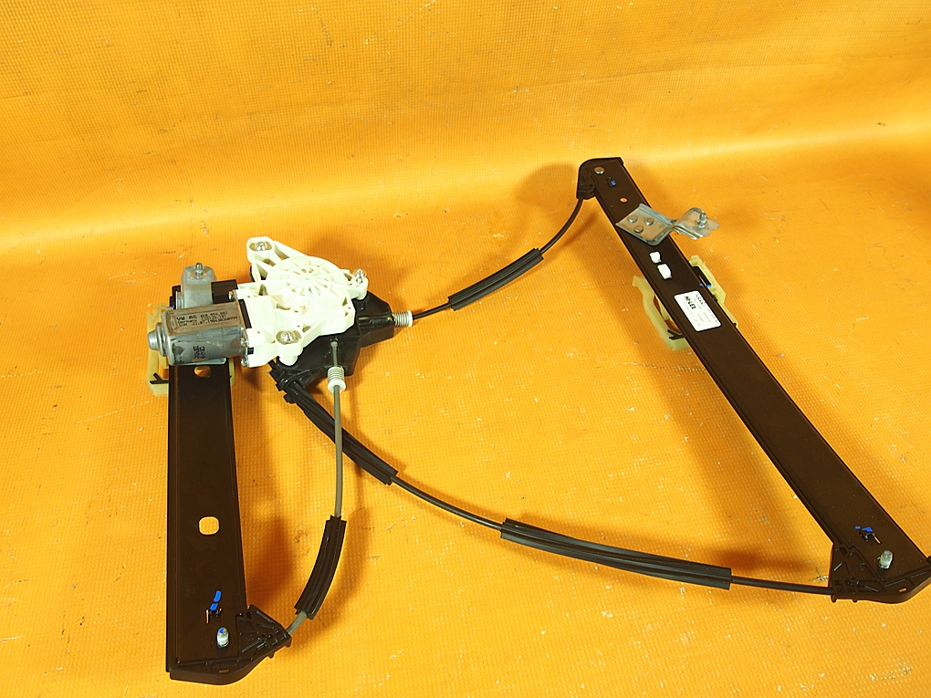 Audi E-Tron 55 4KE 25KM Prowadnica Szyby Tył LEWA 4ke839461 / 4k0959802 Numer katalogowy części 4ke839461 / 4k0959802 / (Frog_Cars)