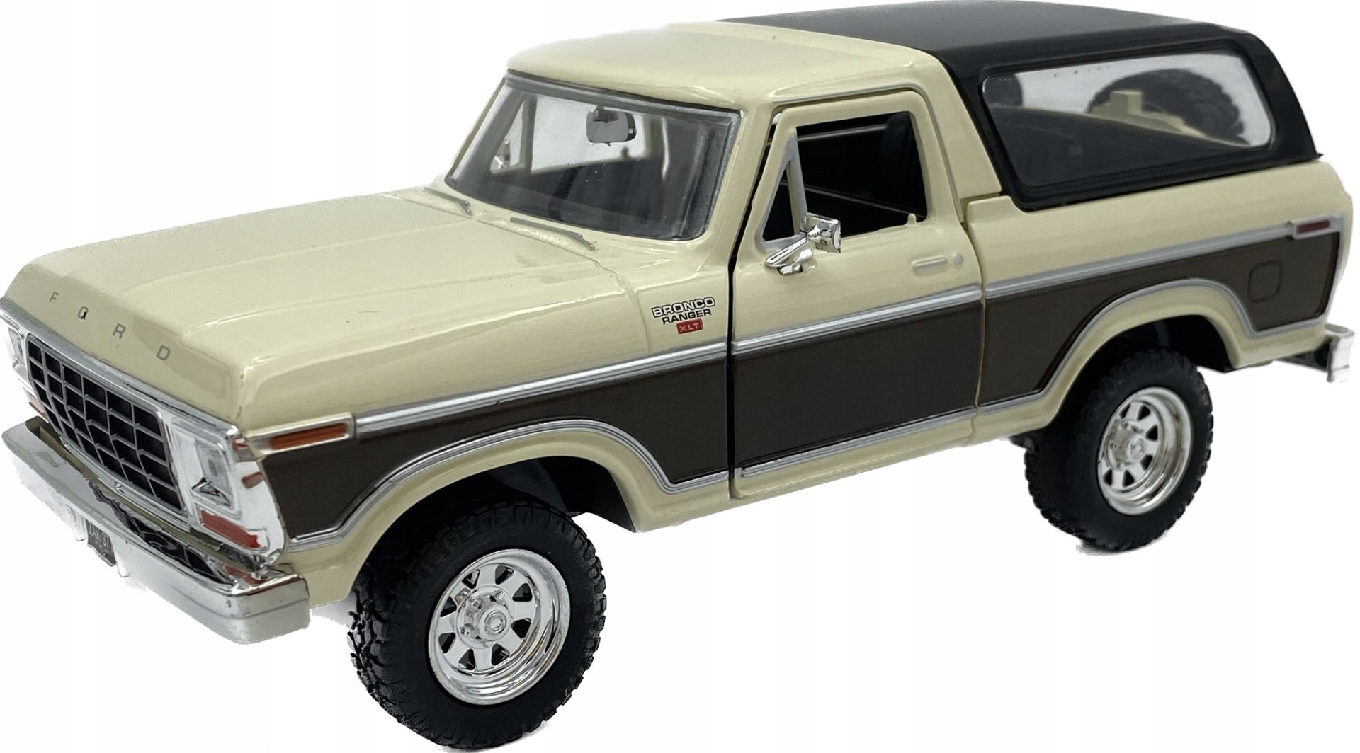 Ford Bronco (pevná střecha) 1978 1:24 Motormax 79371
