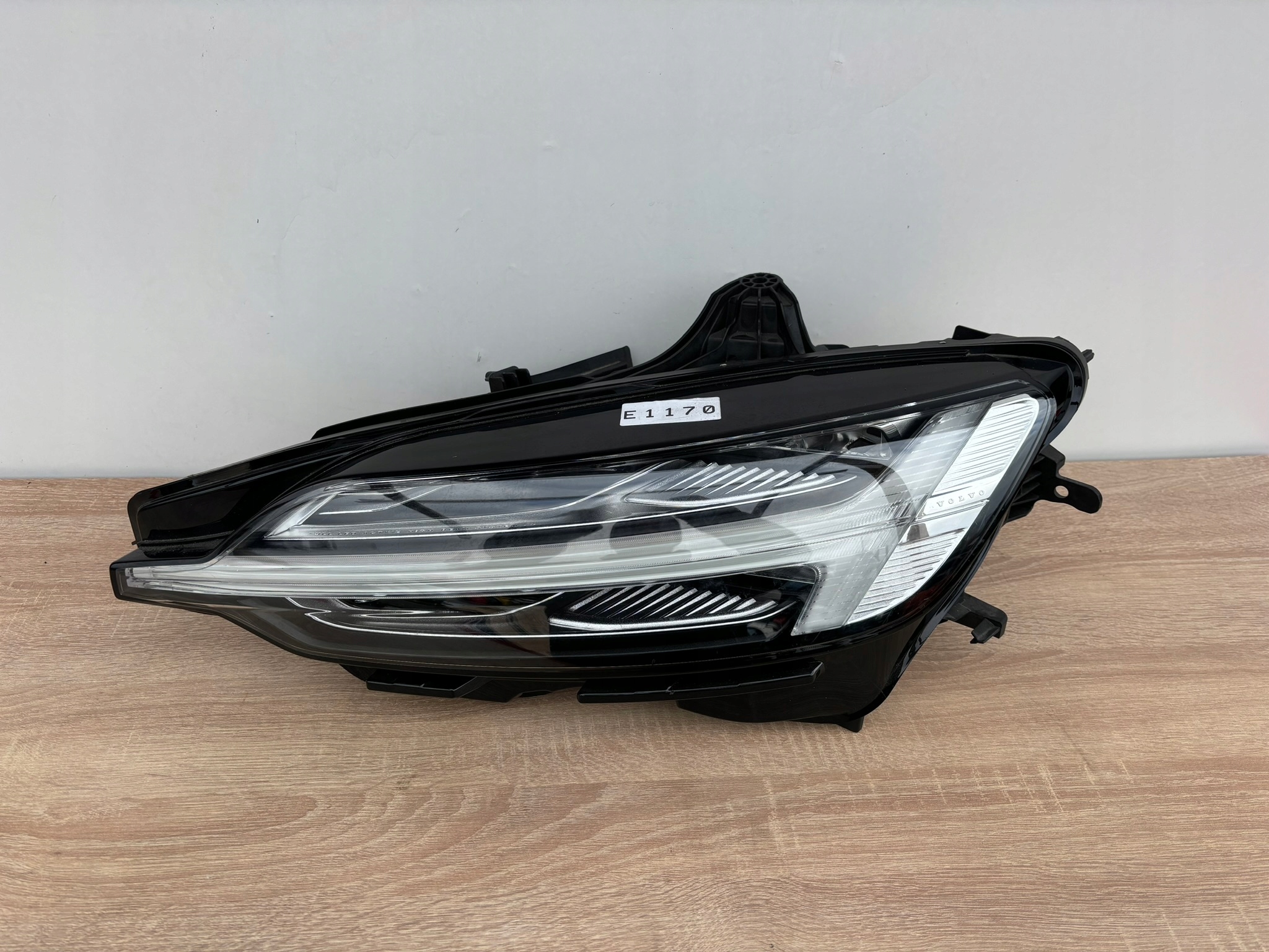 VOLVO S60 V60 17-22 ROK left light front REFLEKTOR FULL LED 3228815 E1170
