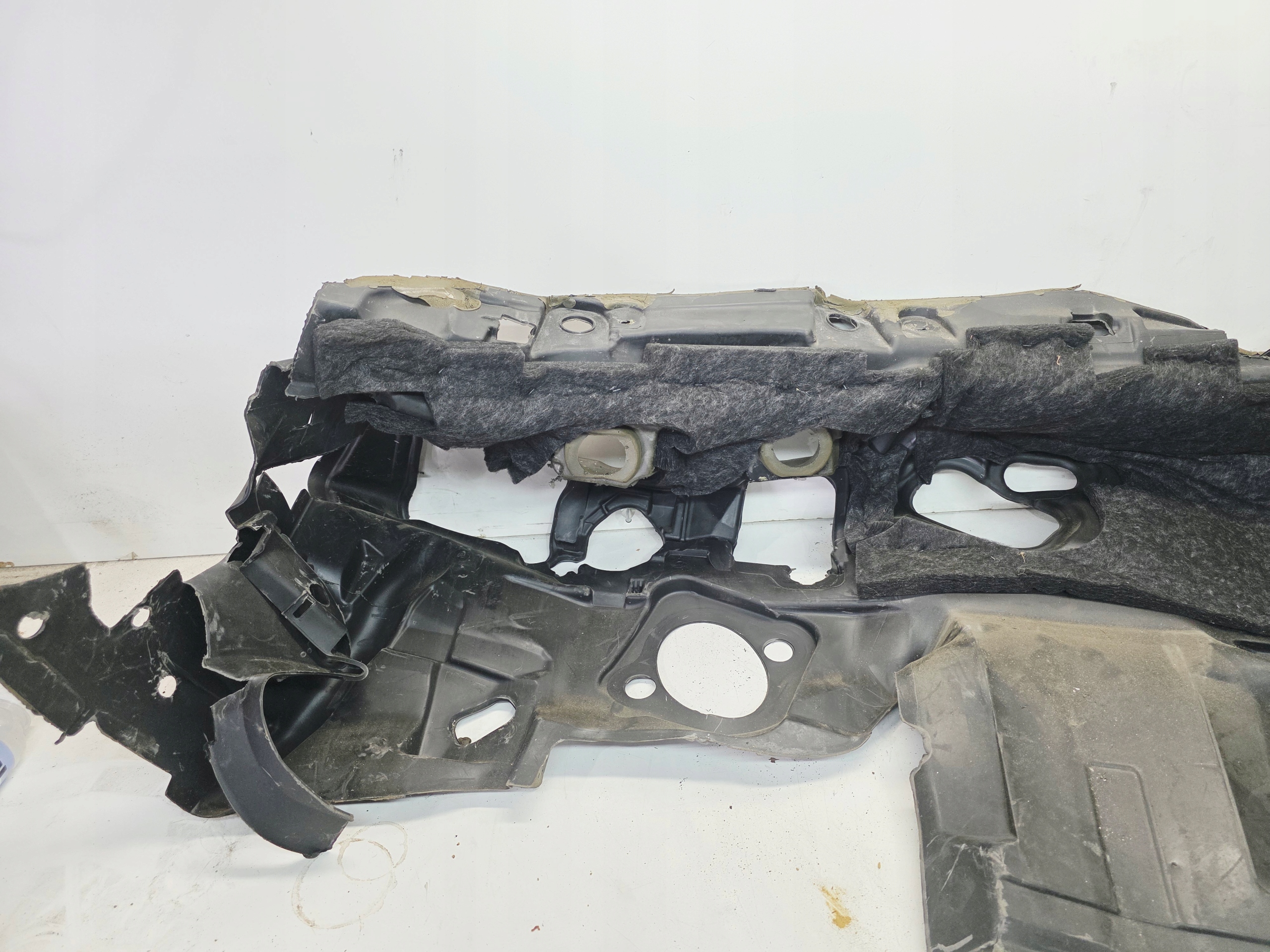 soundproofing partition wall AUDI A4 B9 A5 8W1863947J