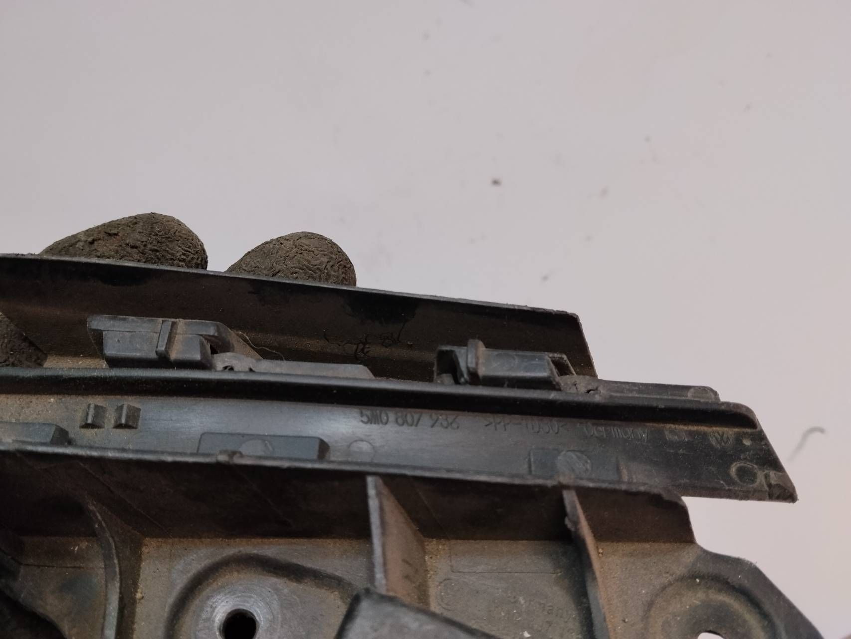 bumper bracket of the front right Volkswagen Golf plus 2005-2013 5M0807936
