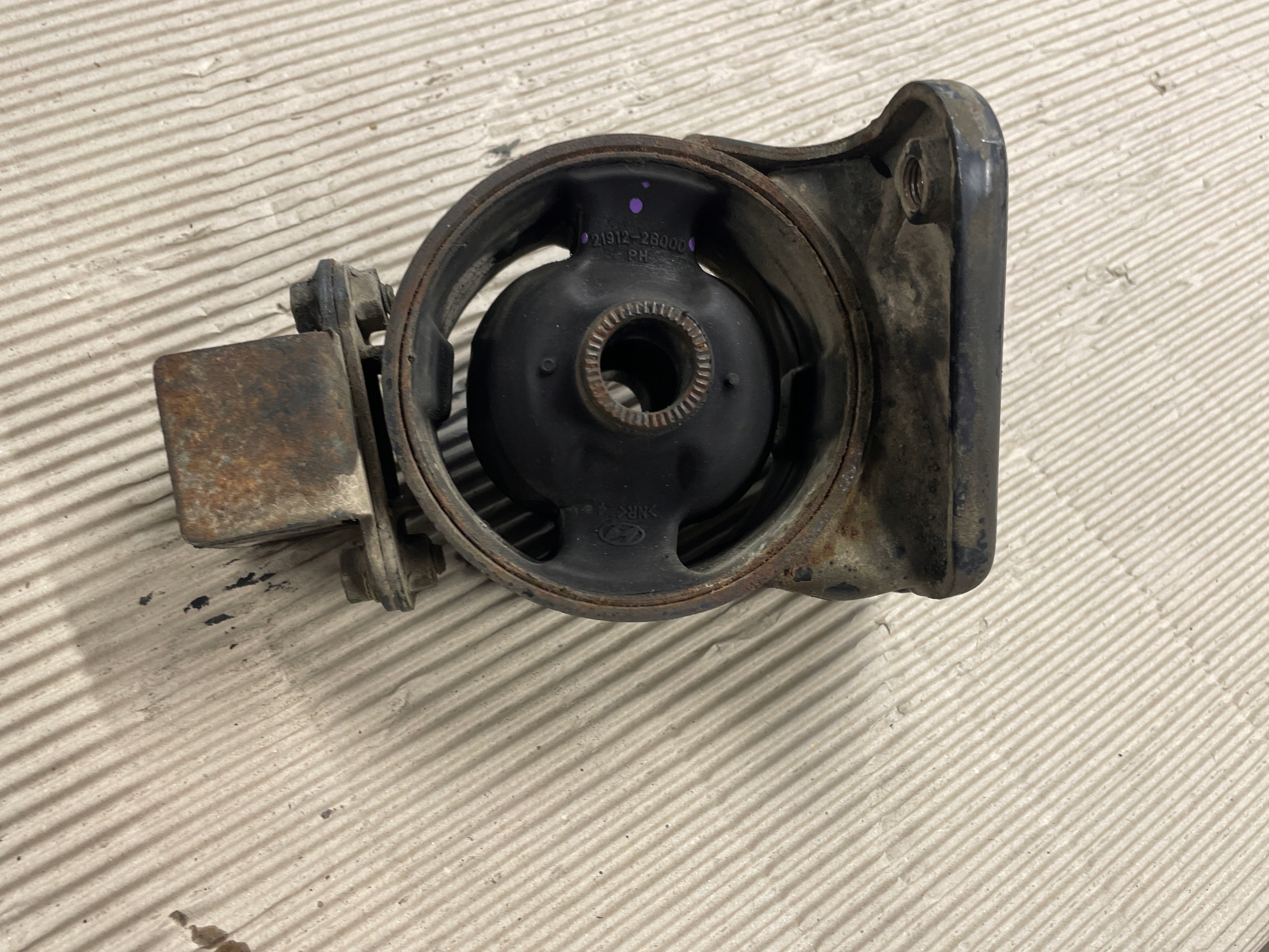 HYUNDAI SANTA FE II 2.2 CRDI holder engine mount 21912-2B000