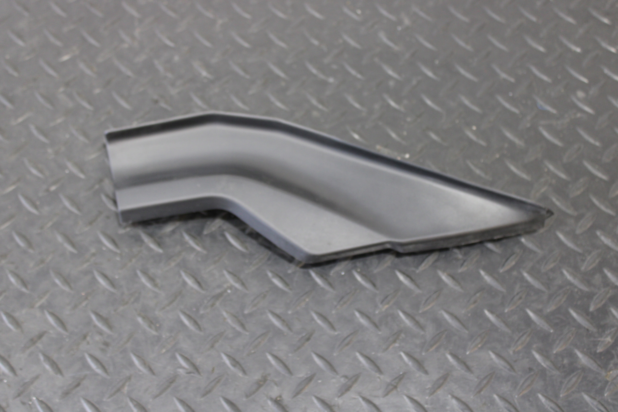 spoiler cover under the window left OPEL MOKKA B II 2 9836321180