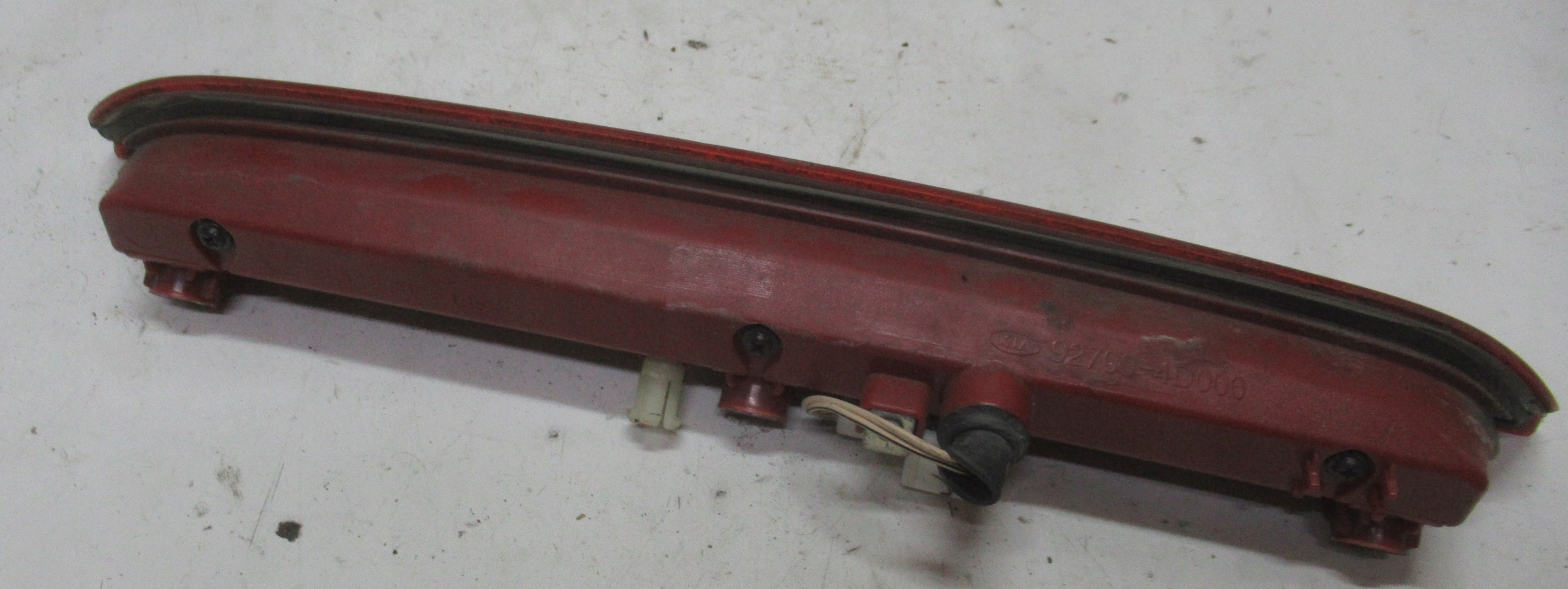 KIA CARNIVAL II 07R TRZECIE light STOP 92700-4D000