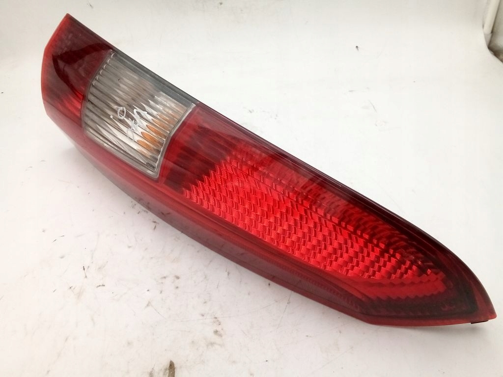 Volvo V70 and 1 light right rear part rear upper 9154494