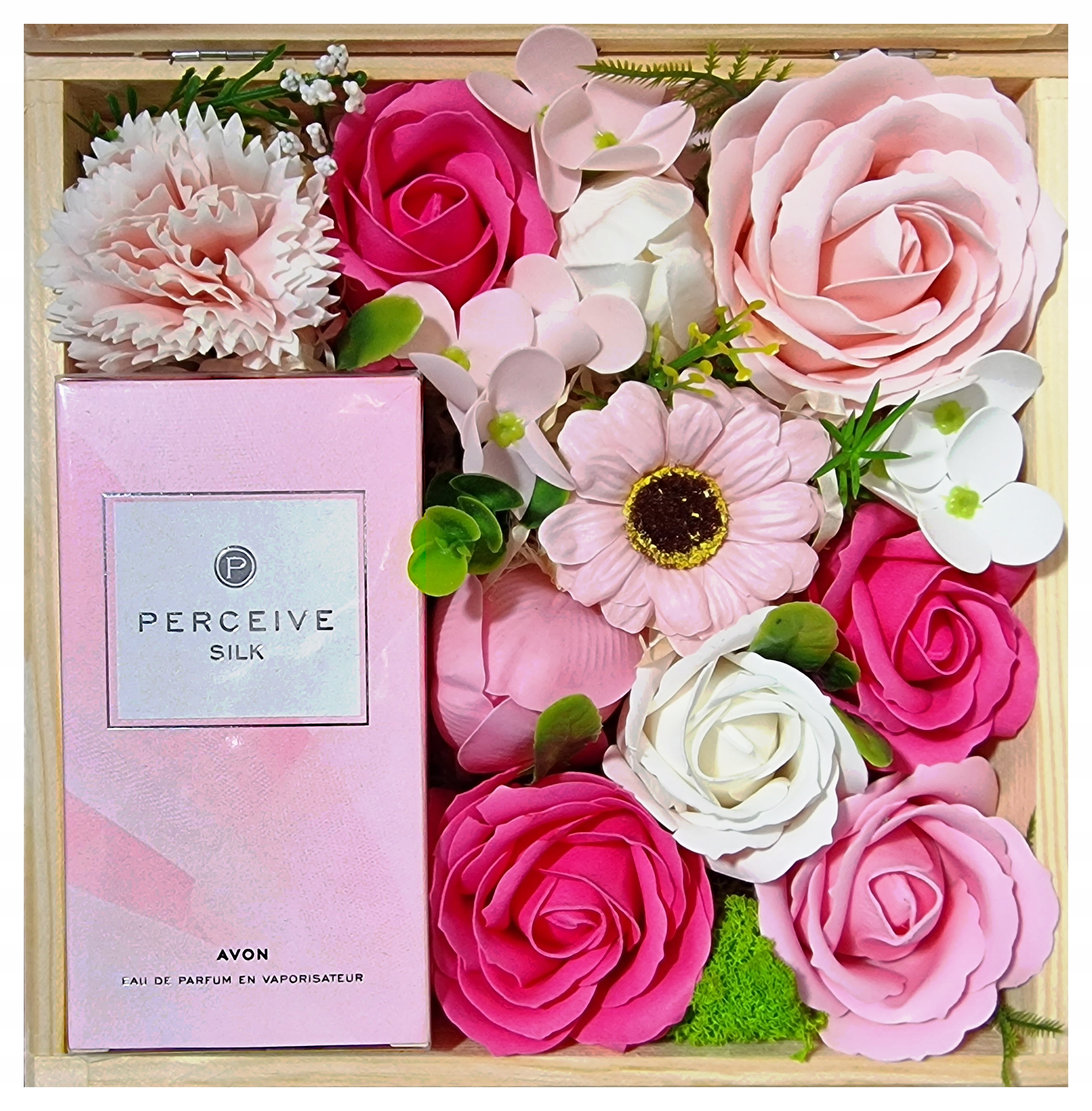 

Niej Flower Box Avon Perceive Silk Zestaw