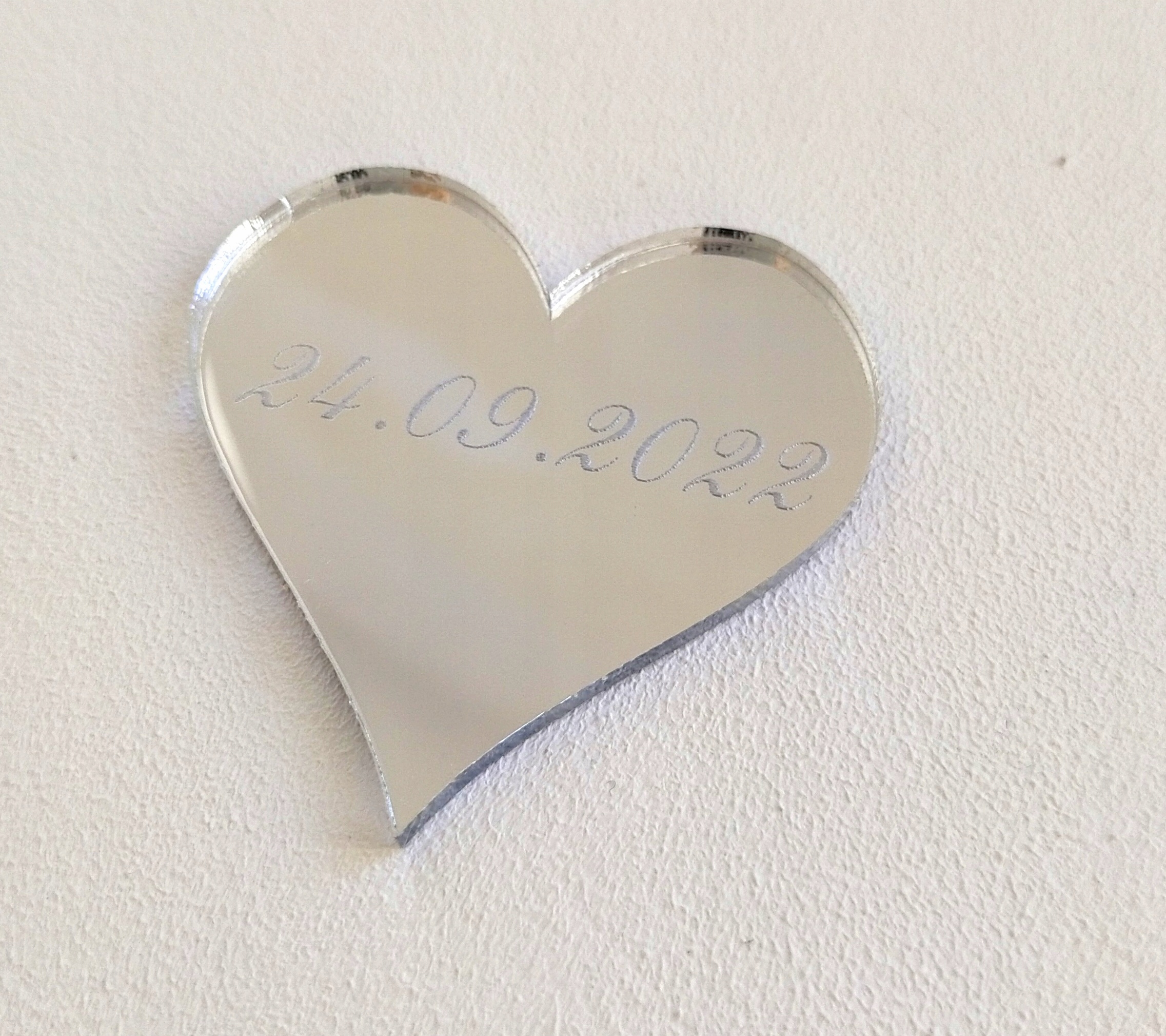 Serce srebrne z datą lustrzane plexi