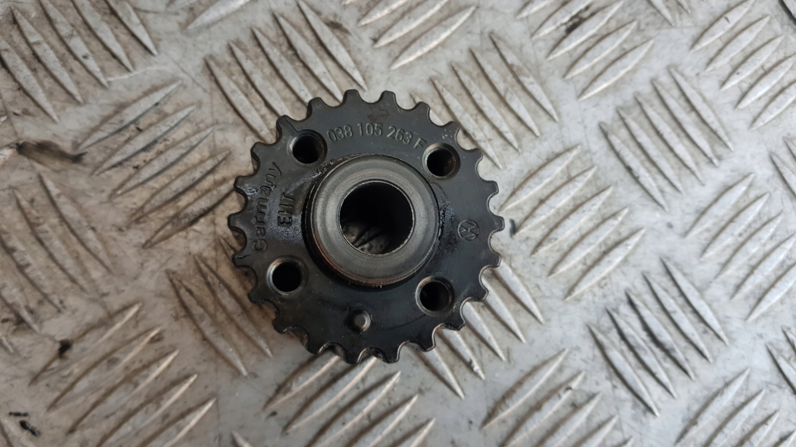 AUDI A4 B6 1.9 TDI kolo rozvodu 038105263F
