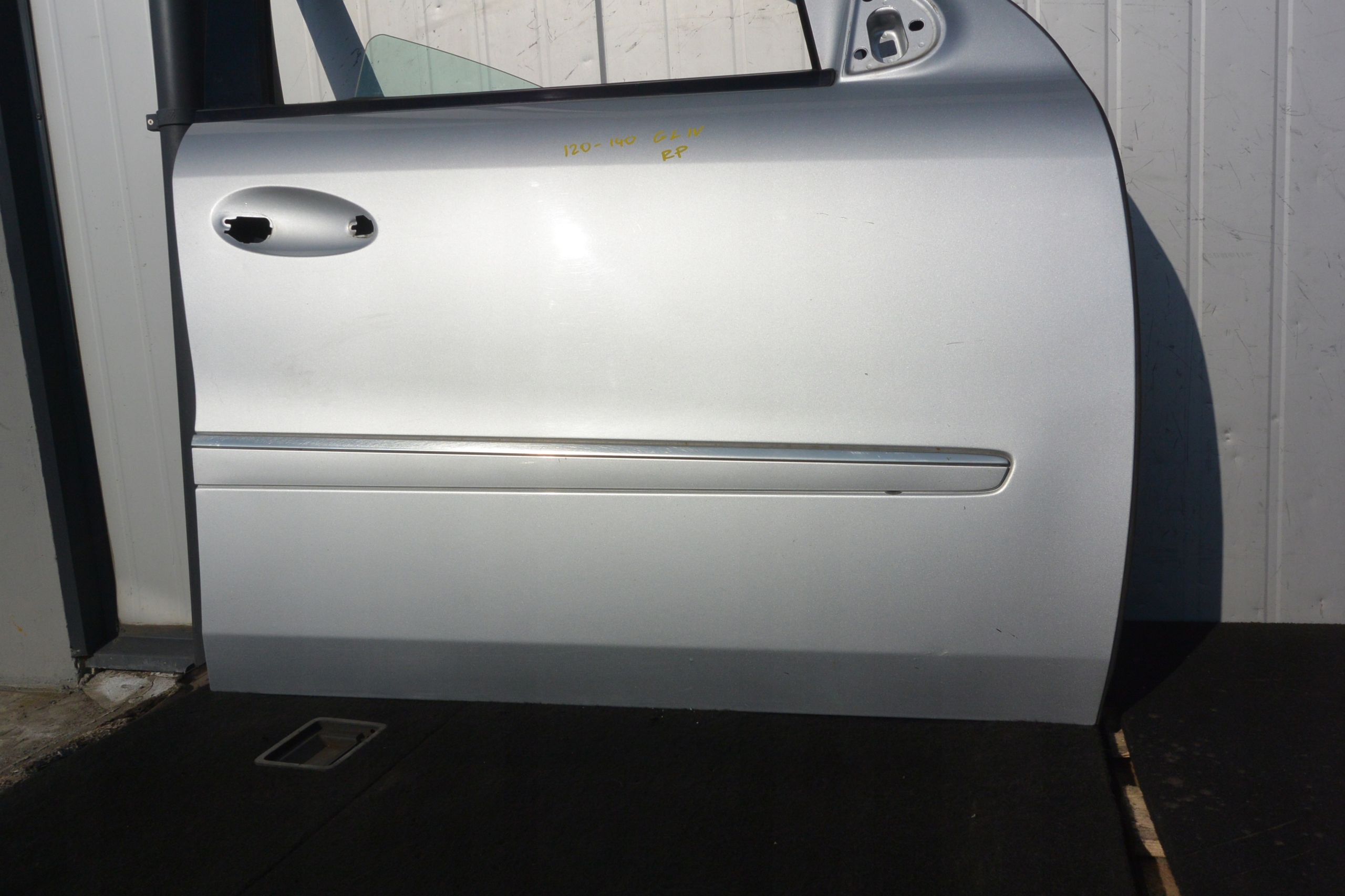 MERCEDES GL ML 164 DRZWI PRAWE PRZÓD 775 KOLOR Kolor srebrny