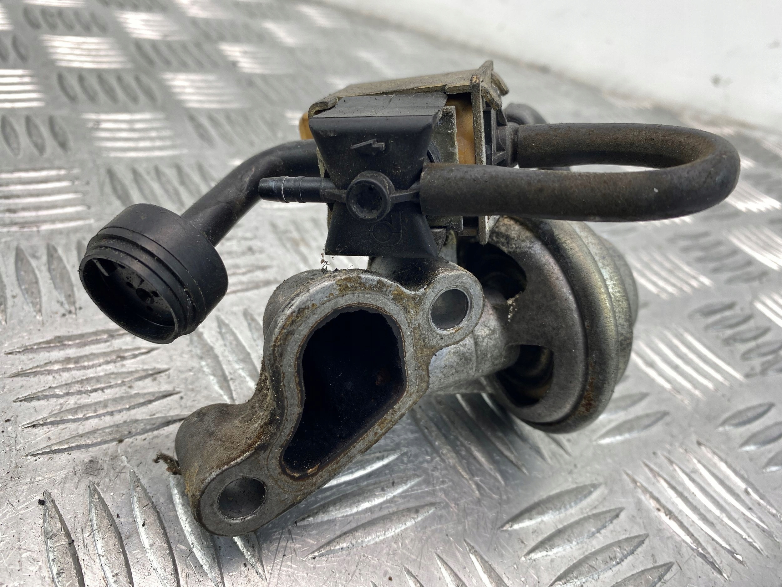 valve sensor vacual Mercedes W163 3.2B A1121400060