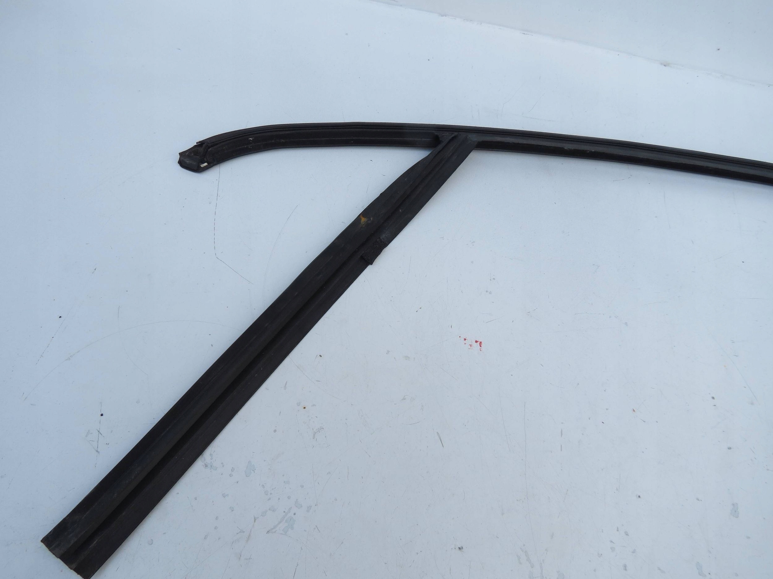 gasket frame door right front CHROM VOLVO S60 II V60 and 2.0 163KM